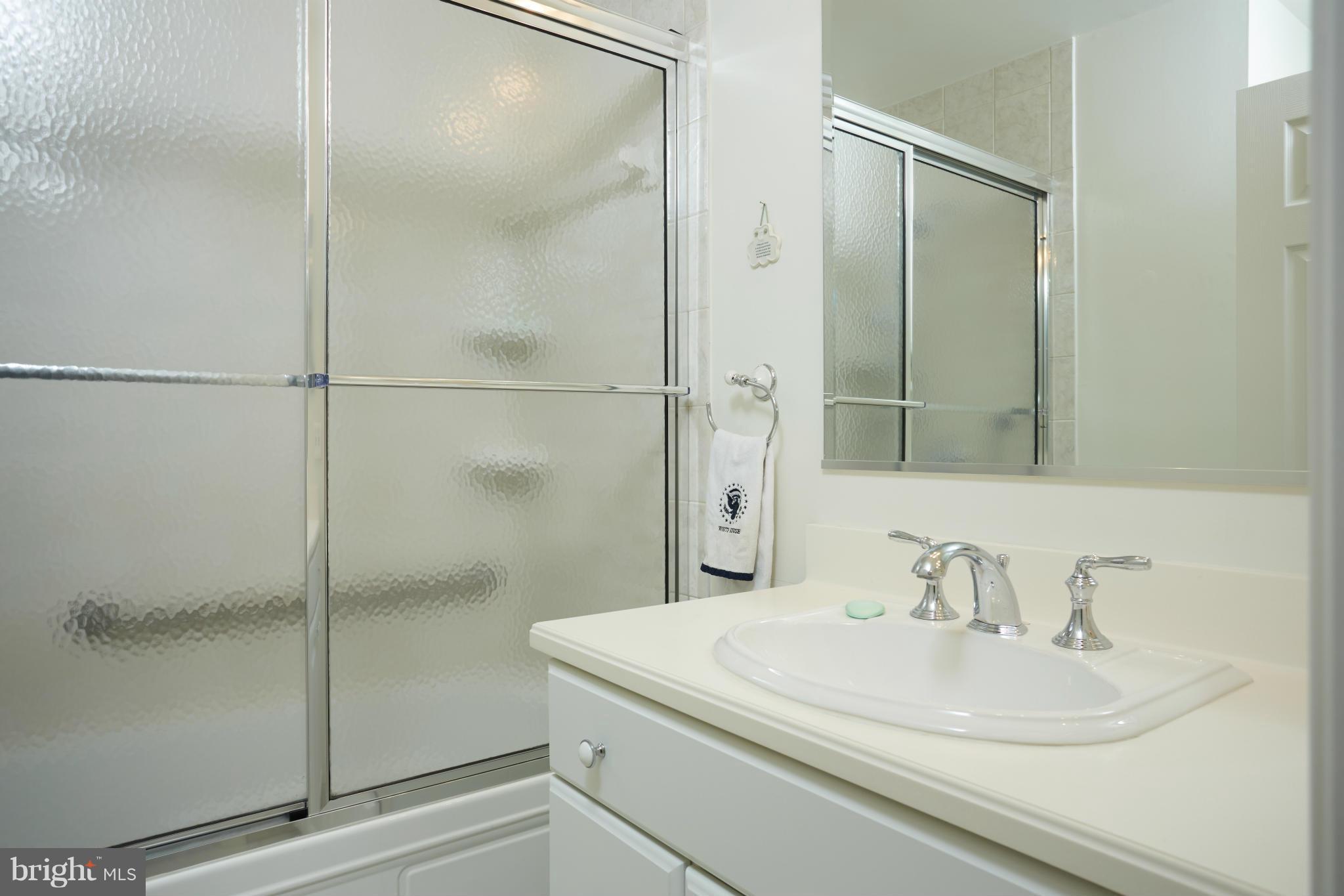 LAKE DEVEREUX - Residential