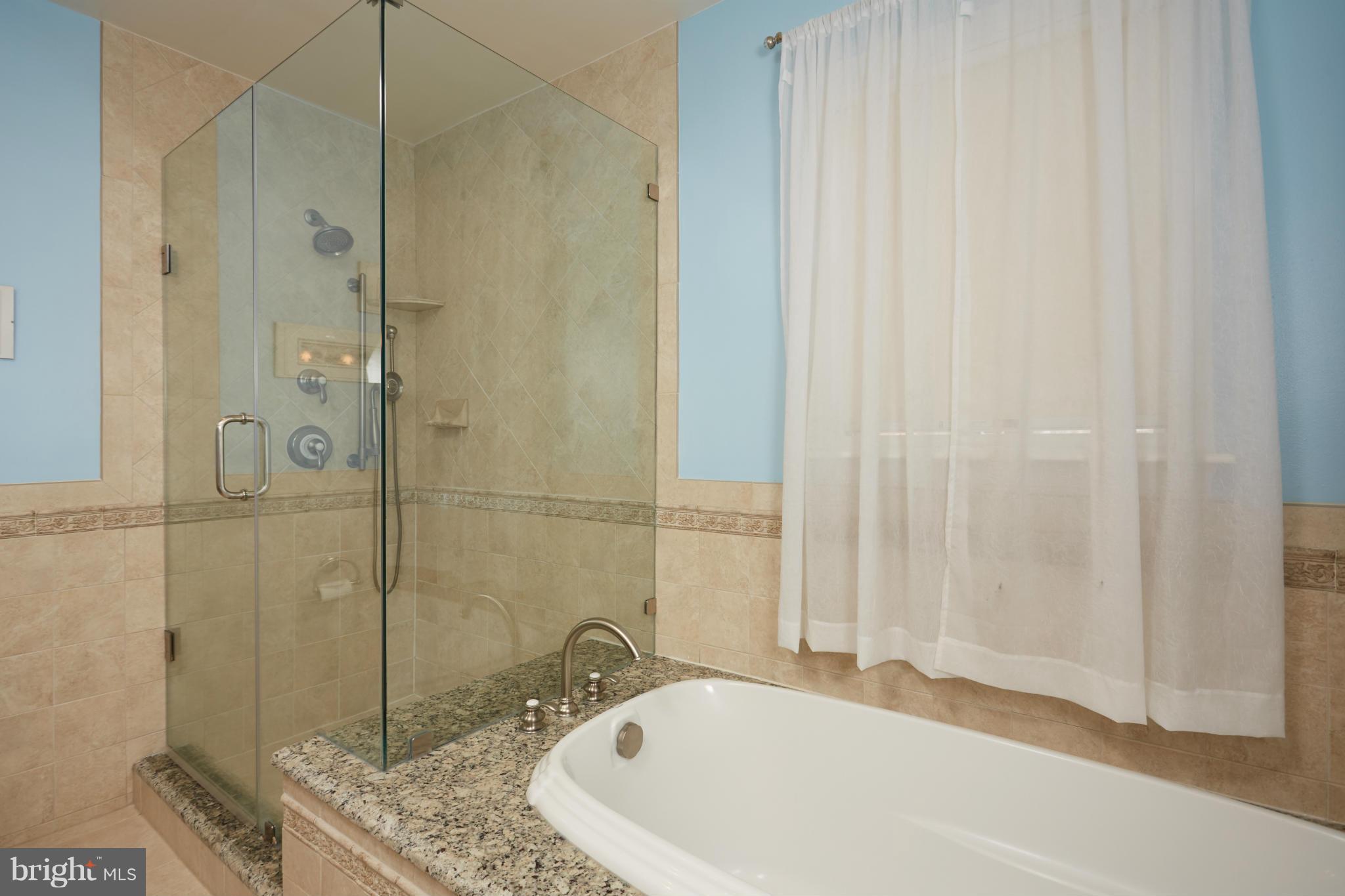 LAKE DEVEREUX - Residential