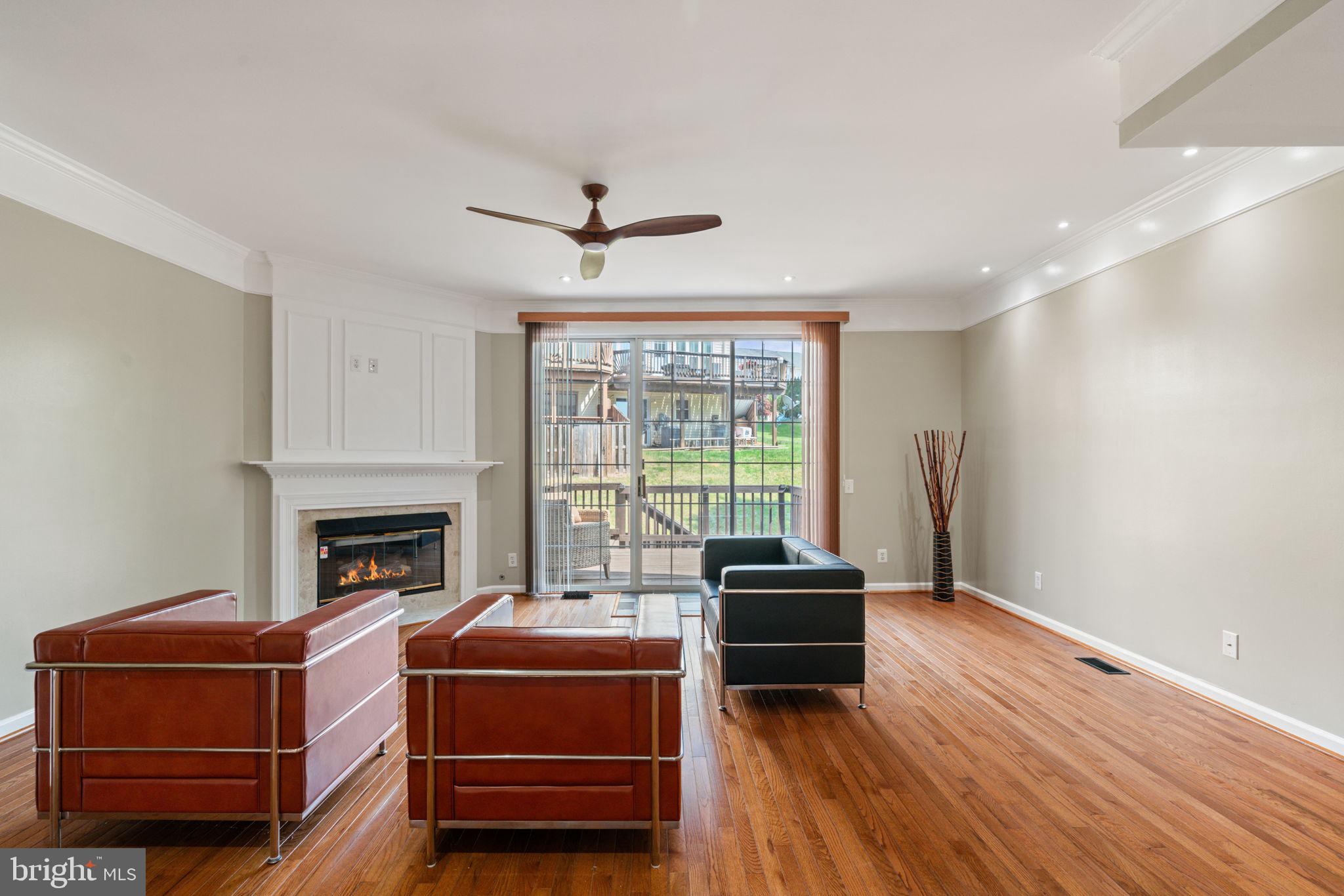 RIVER OAKS - Residential