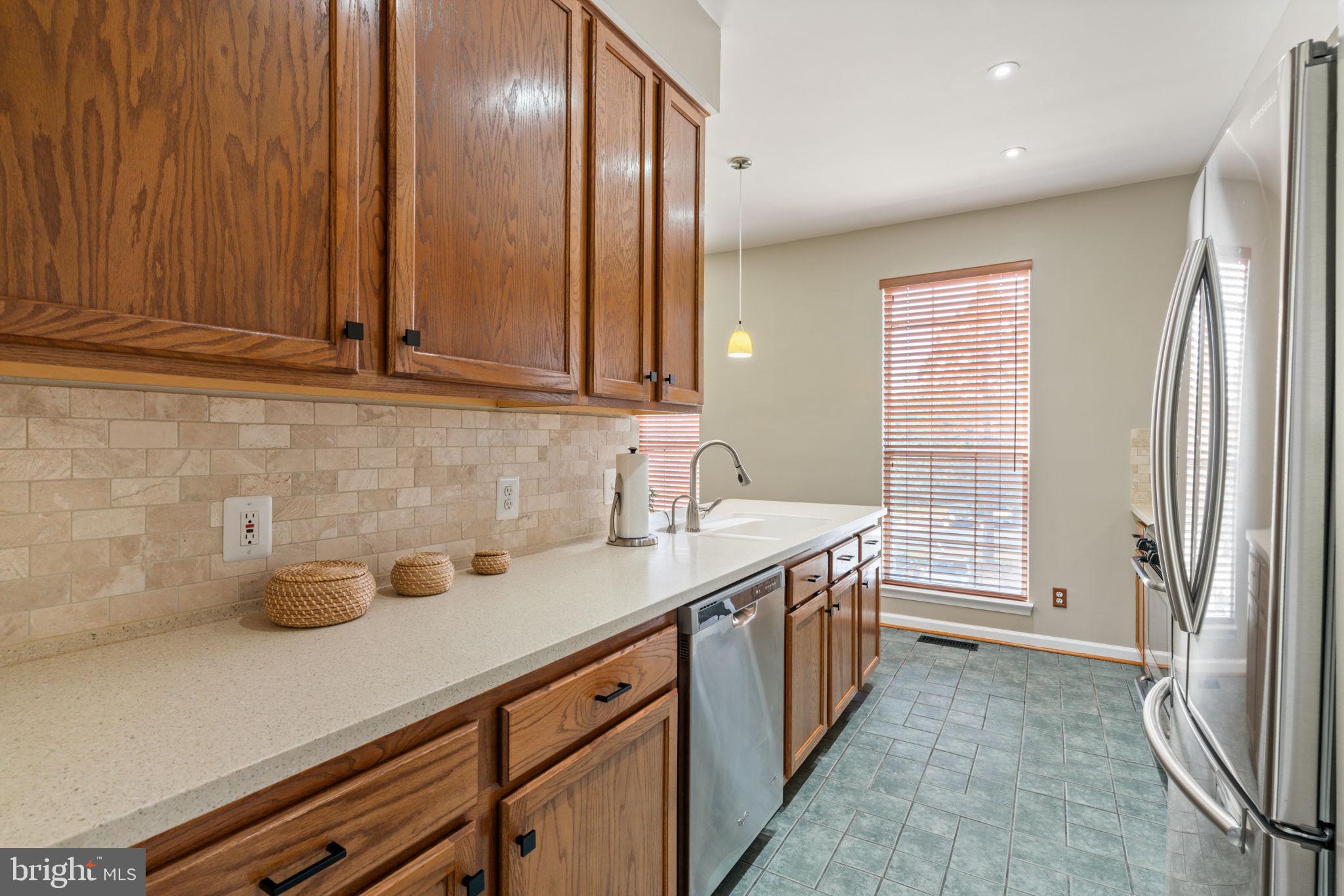 RIVER OAKS - Residential