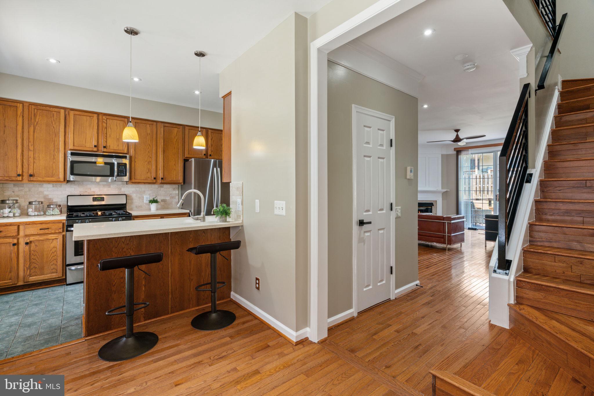 RIVER OAKS - Residential