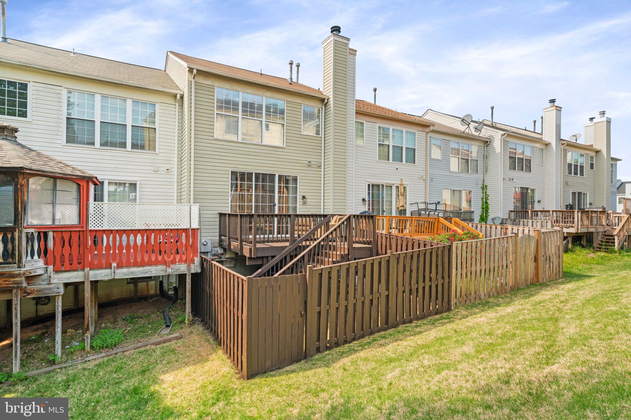 RIVER OAKS - Residential