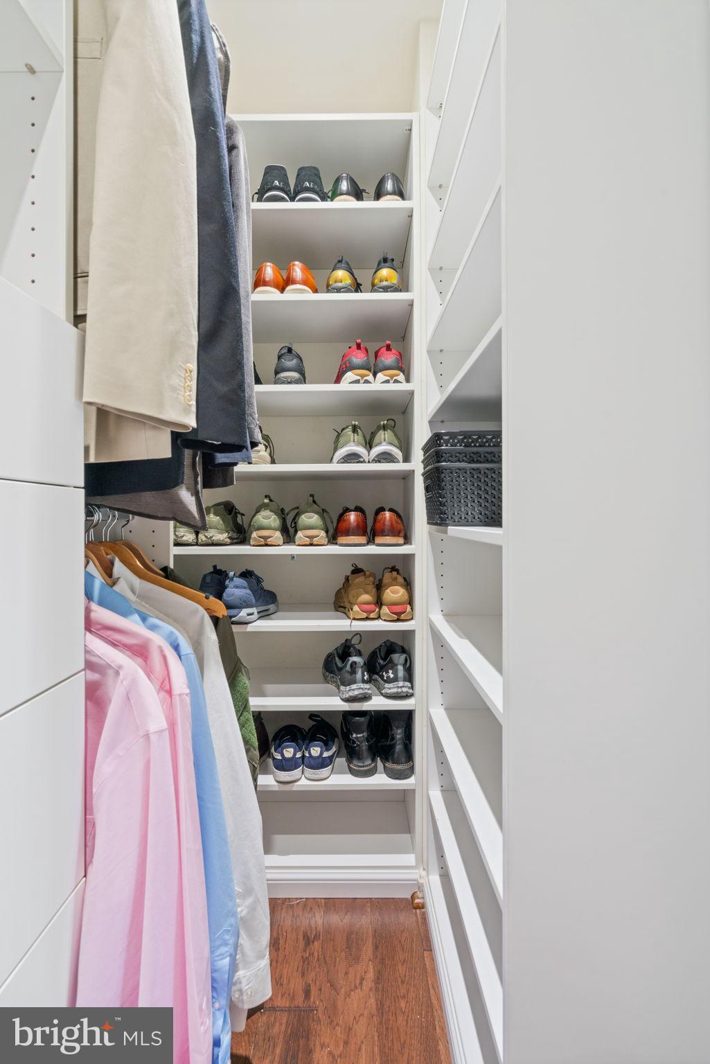 RIVER OAKS - Residential