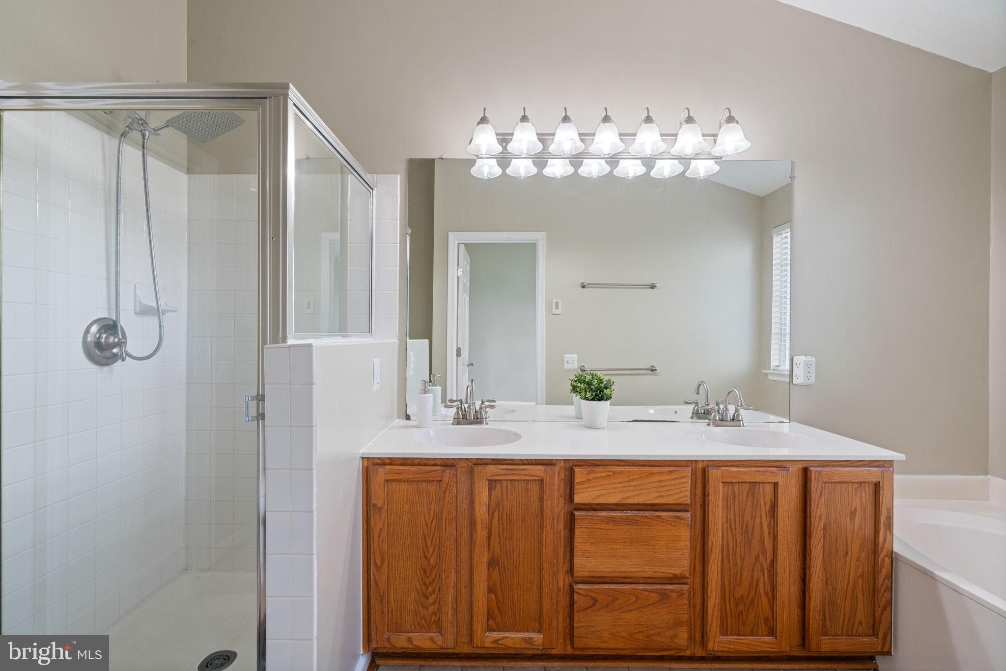 RIVER OAKS - Residential