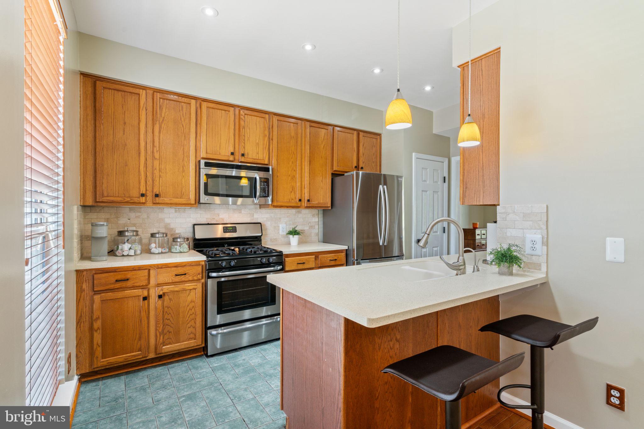 RIVER OAKS - Residential