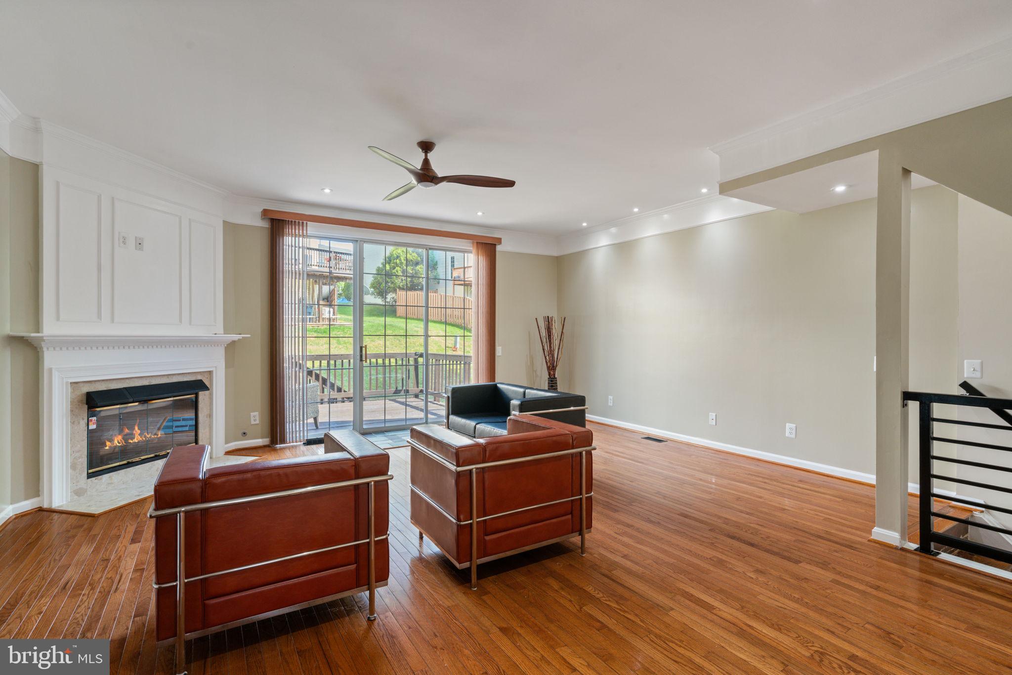 RIVER OAKS - Residential