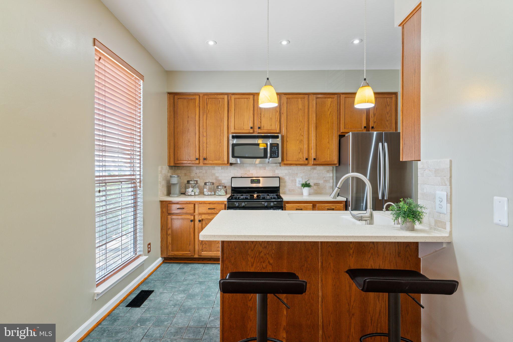 RIVER OAKS - Residential