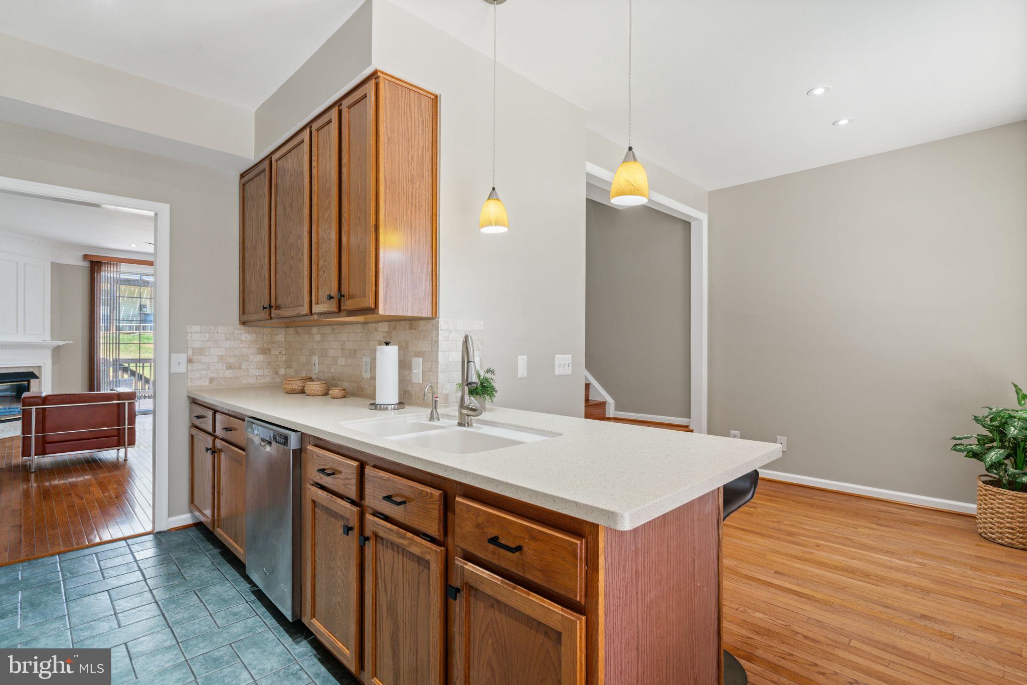 RIVER OAKS - Residential