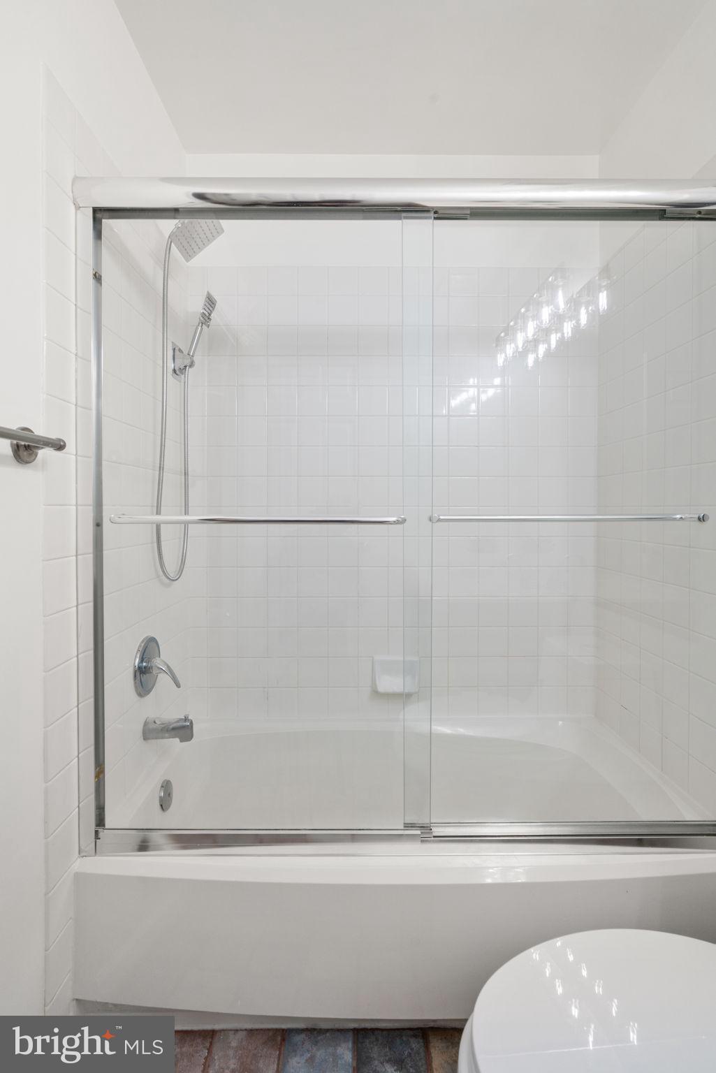 RIVER OAKS - Residential