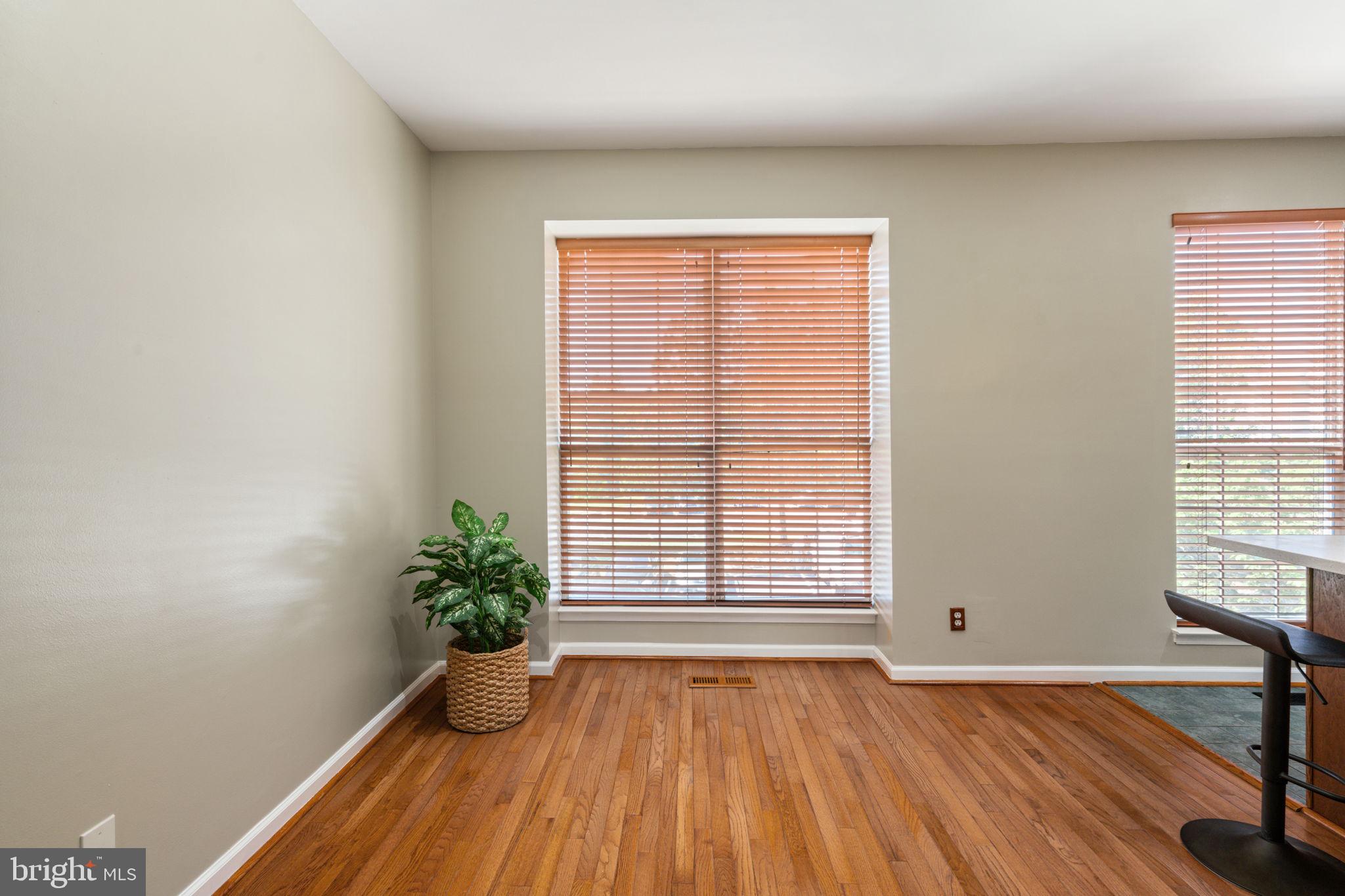 RIVER OAKS - Residential