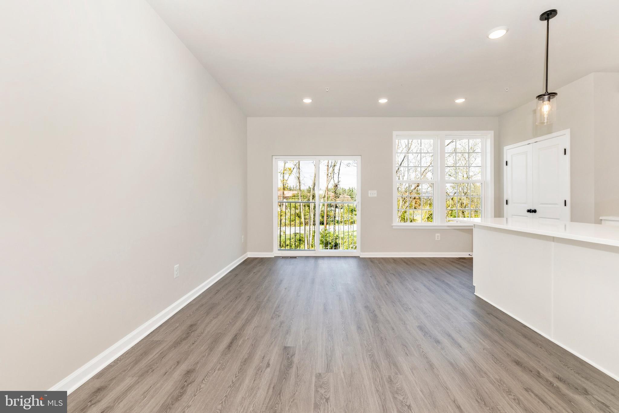 SPRING BANK - Residential