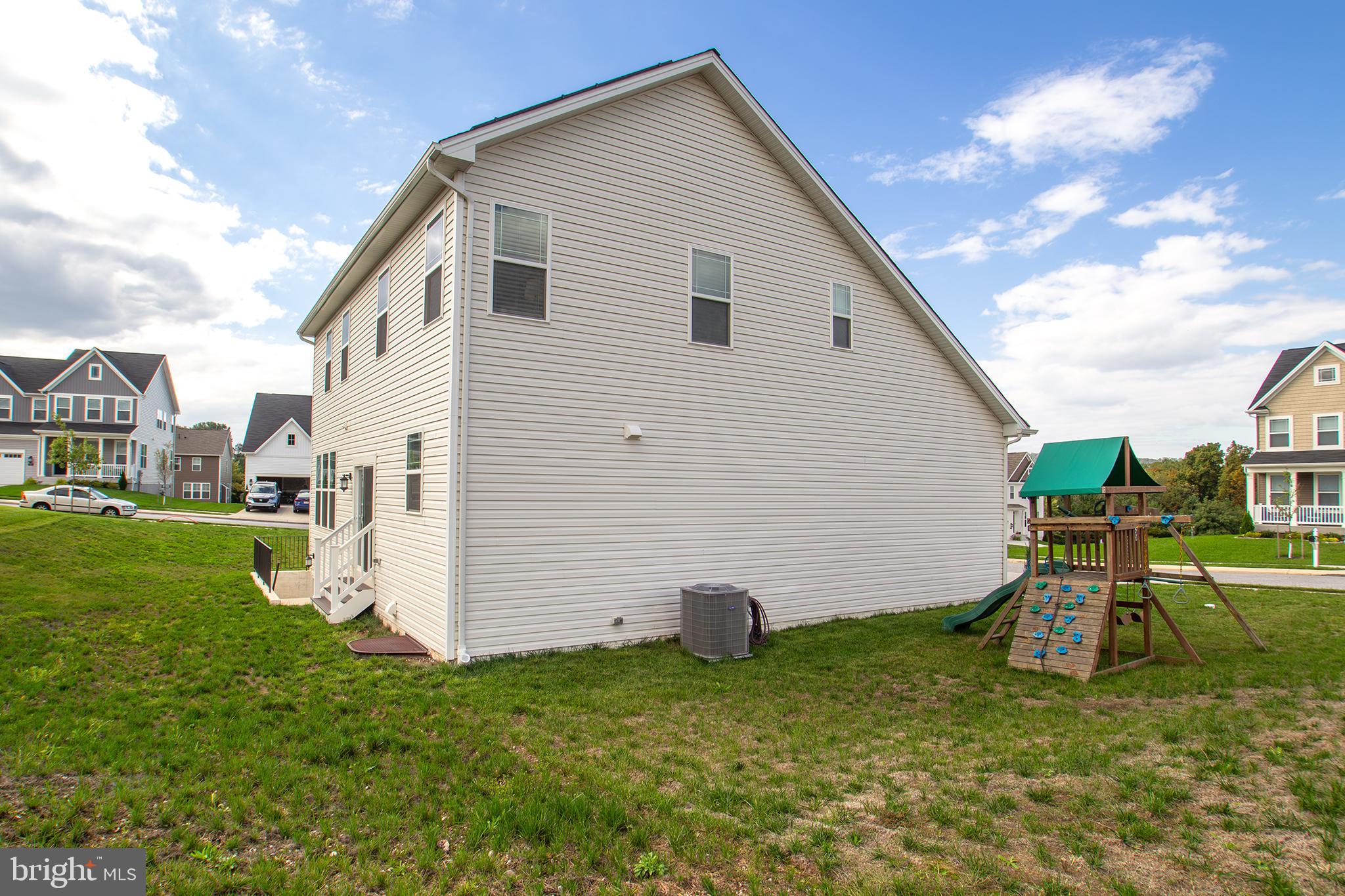 HICKORY RIDGE MEWS - Residential