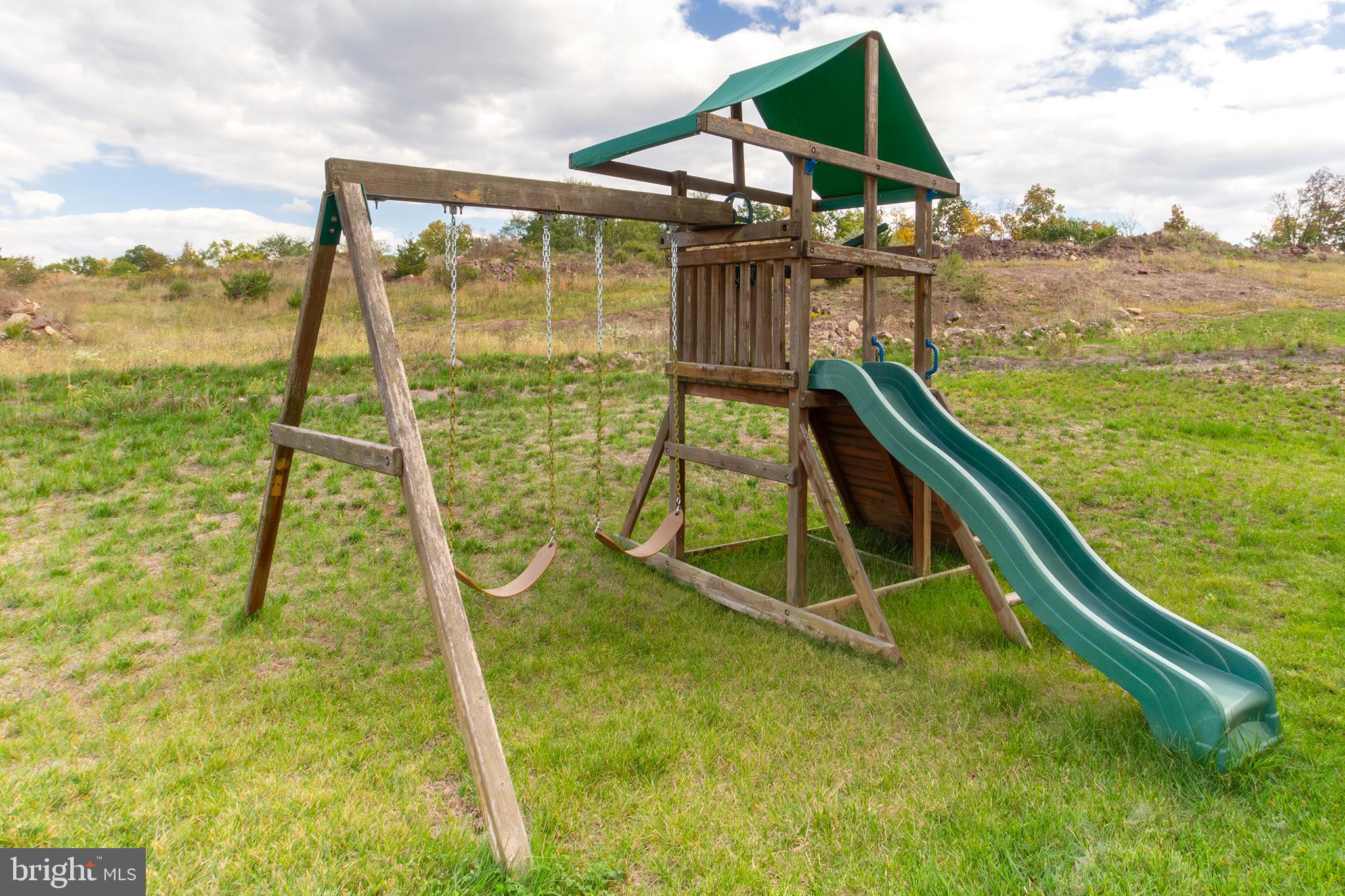 HICKORY RIDGE MEWS - Residential