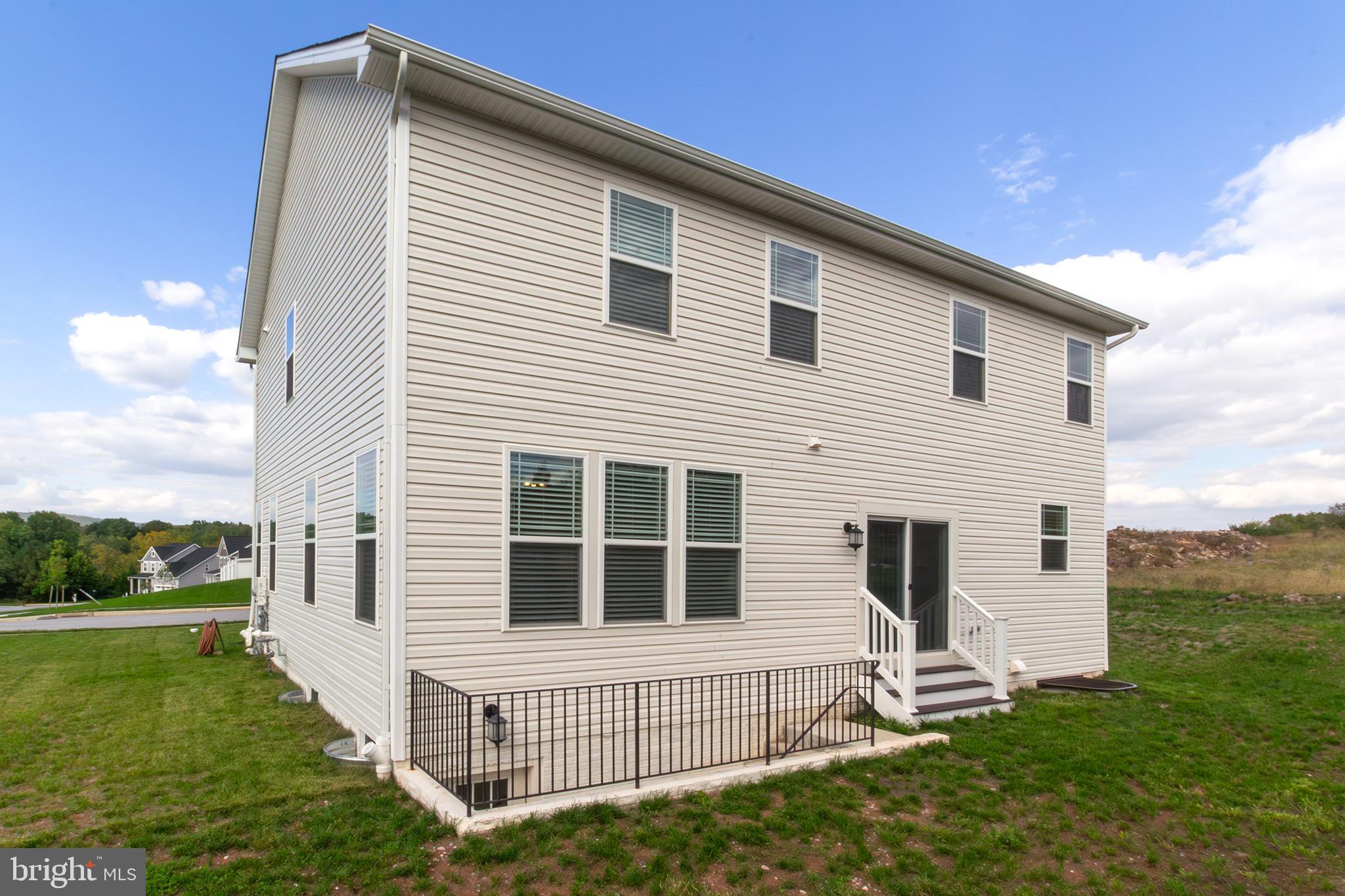 HICKORY RIDGE MEWS - Residential