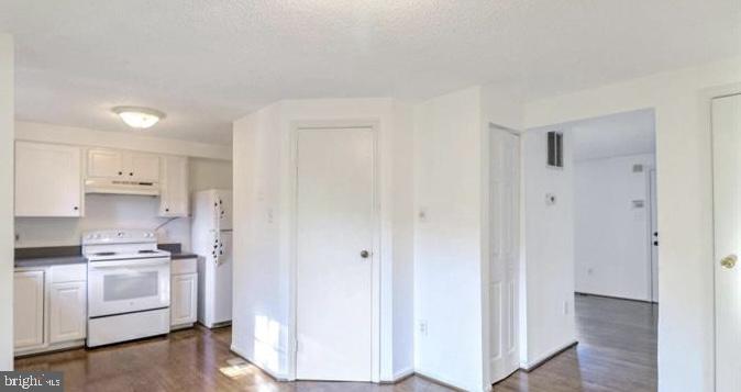 JACOBS MEADOW - Residential Lease