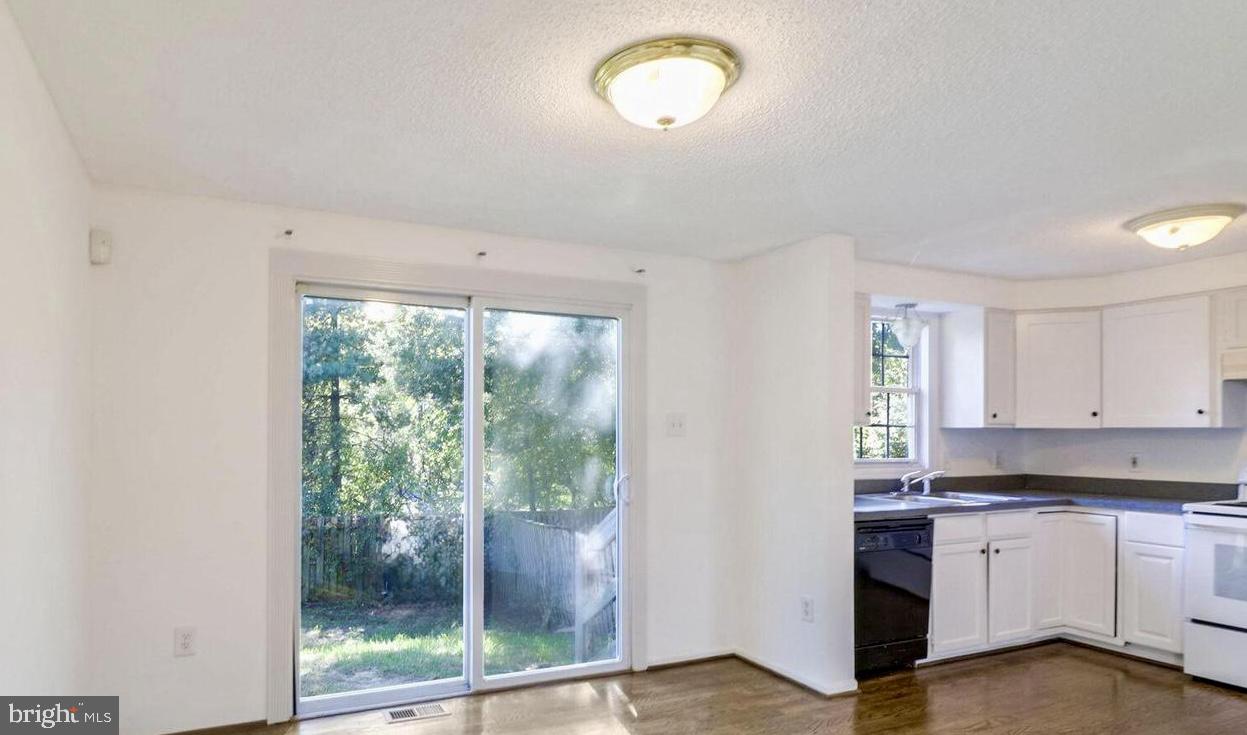 JACOBS MEADOW - Residential Lease