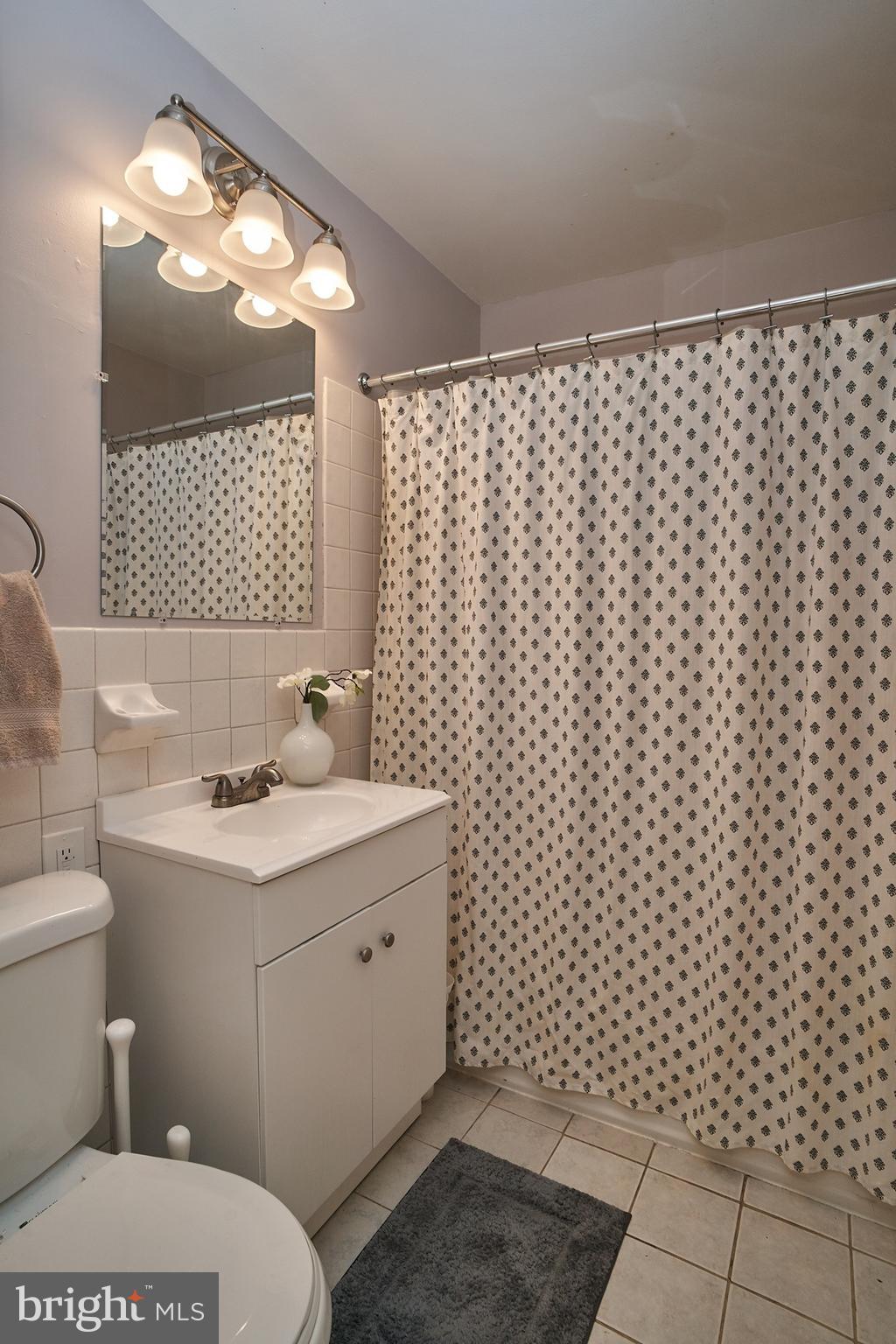 PARKSIDE CONDOMINIUMS - Residential Lease