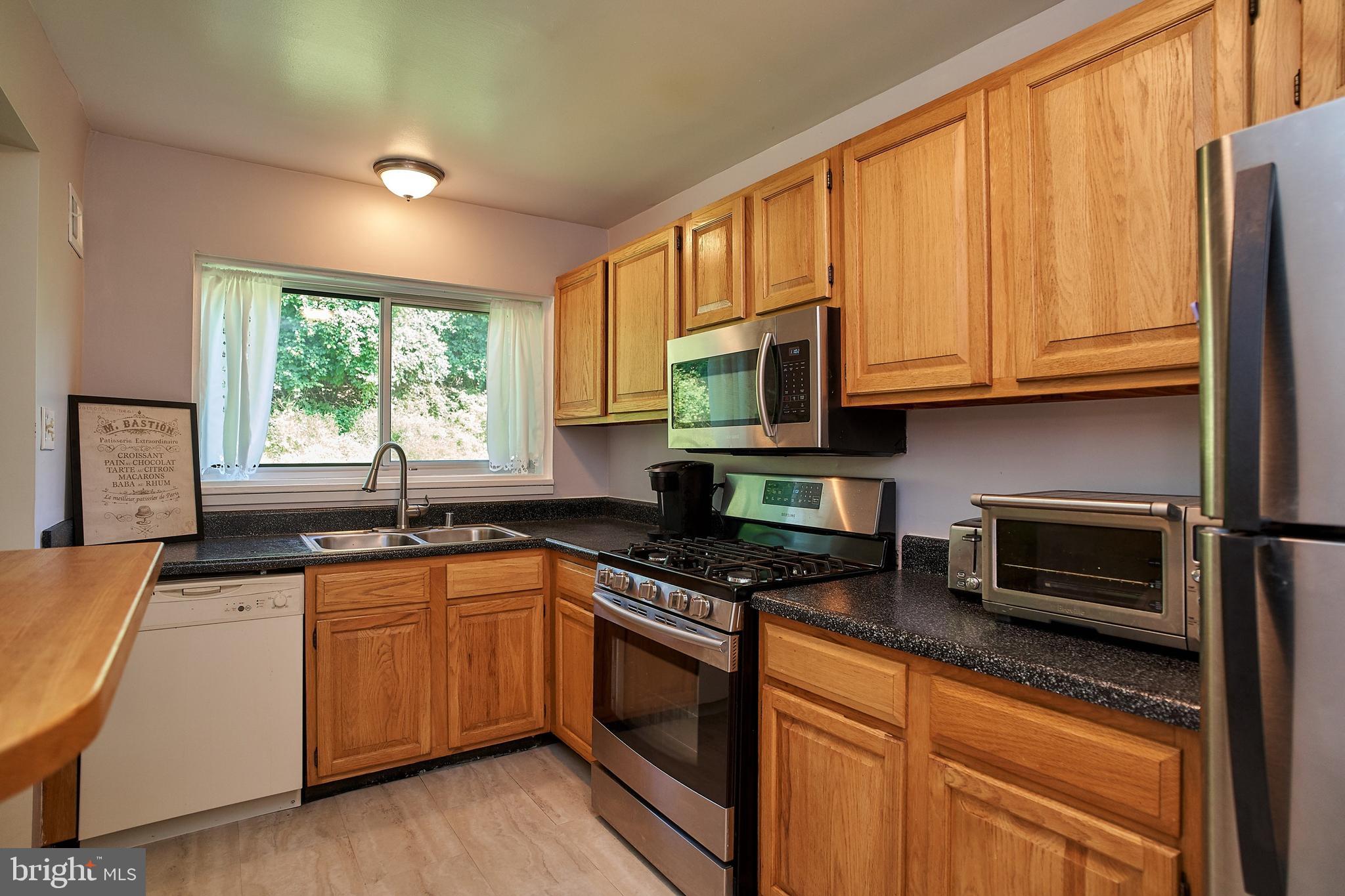 PARKSIDE CONDOMINIUMS - Residential Lease