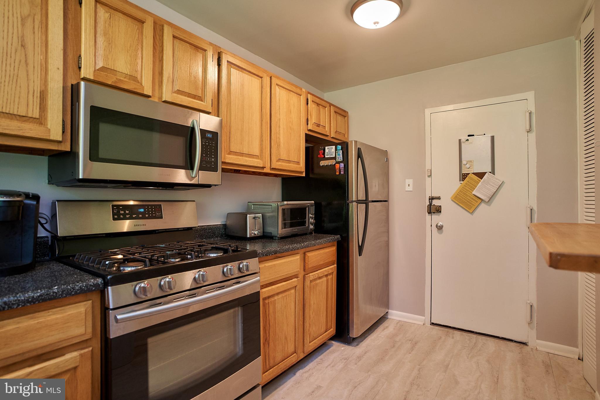 PARKSIDE CONDOMINIUMS - Residential Lease