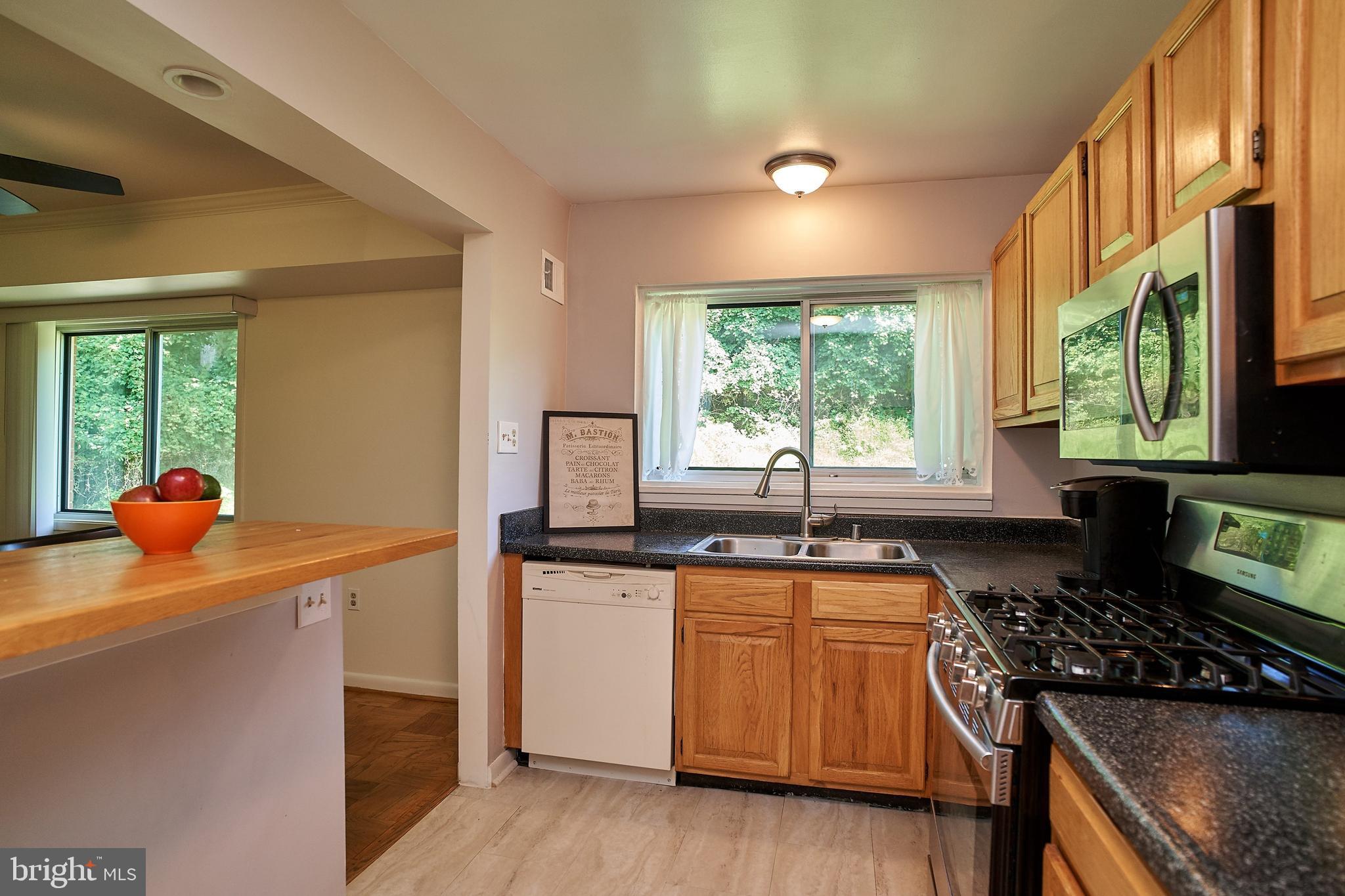 PARKSIDE CONDOMINIUMS - Residential Lease