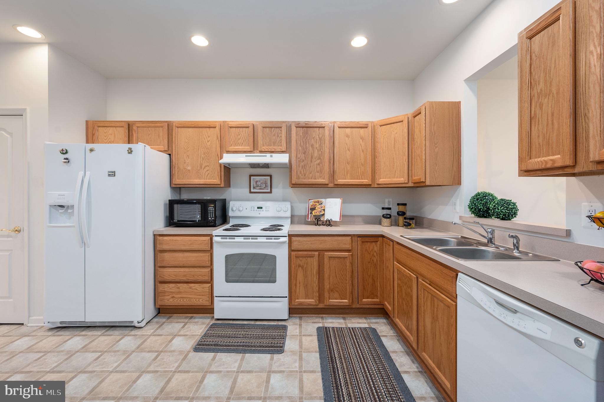 THE VILLAS AT FALLS RUN - Residential