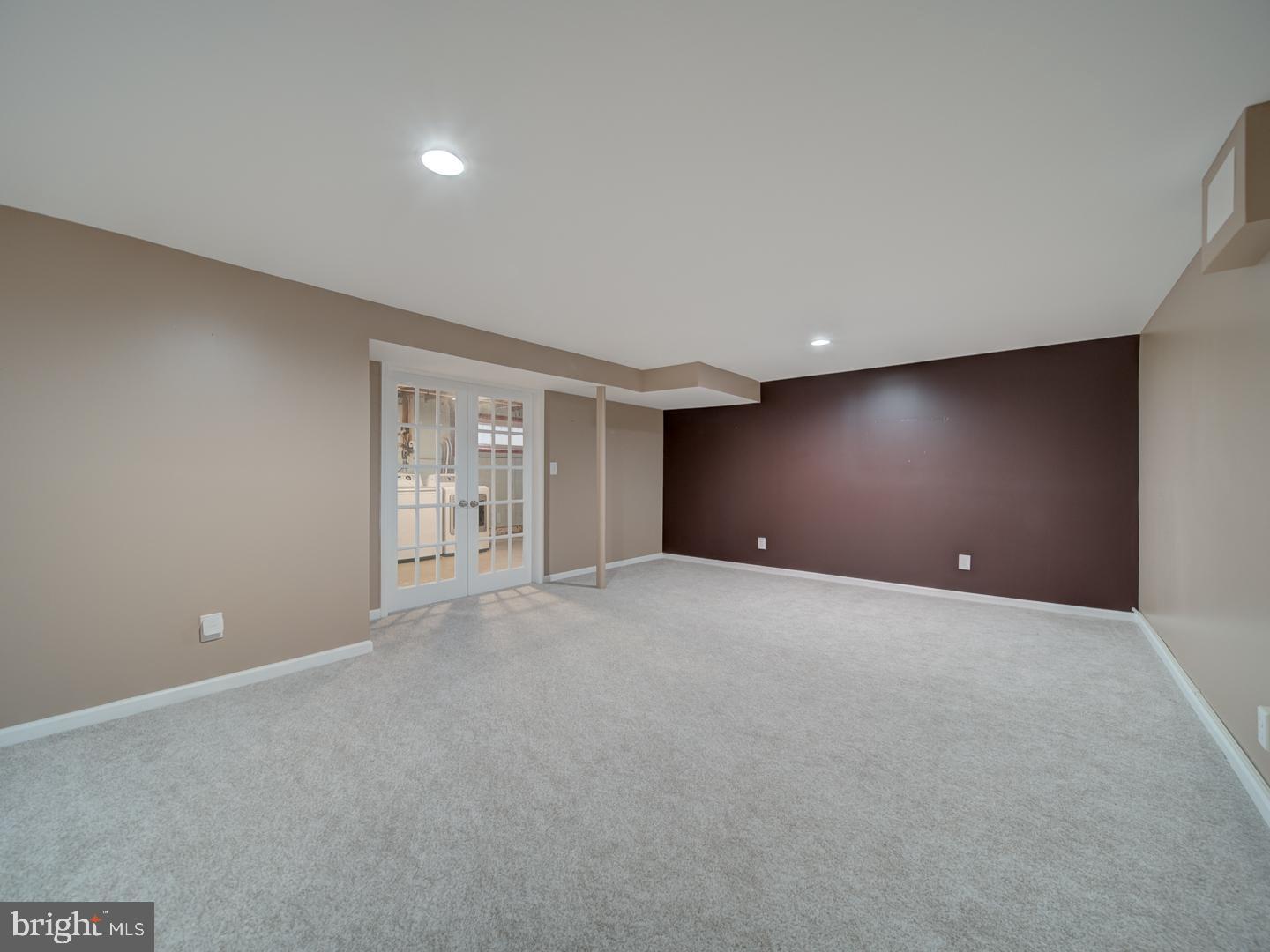 WHITE PLAINS VILLAGE SUB - Residential