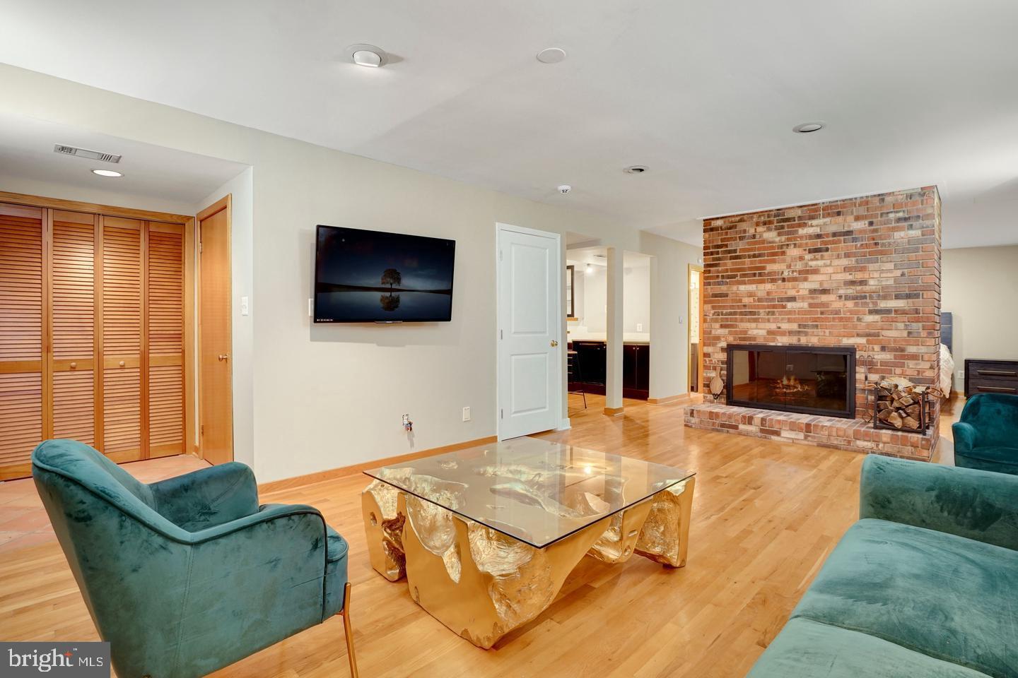 ANGELICA WOODS - Residential