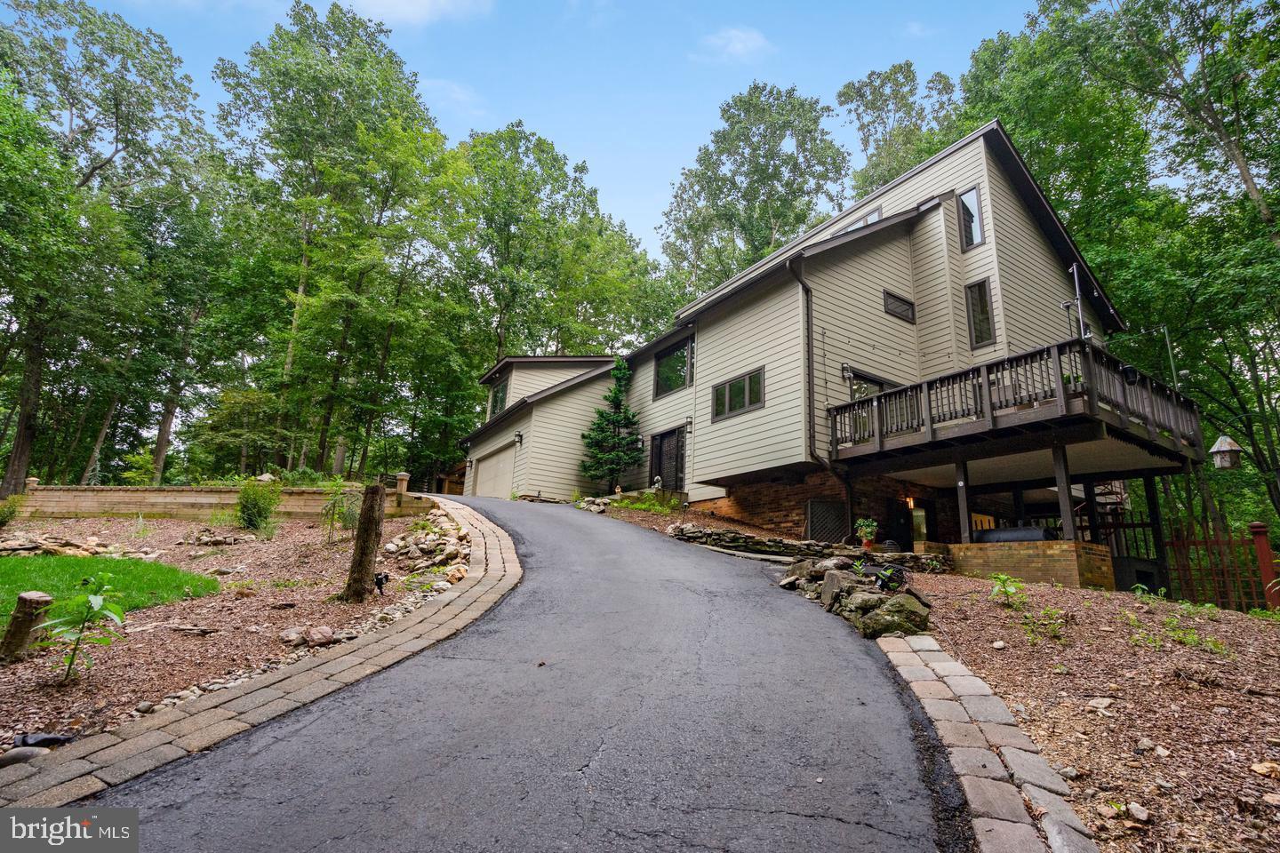 10227 LAWYERS ROAD