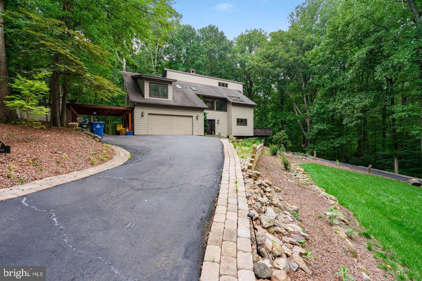 10227 LAWYERS ROAD