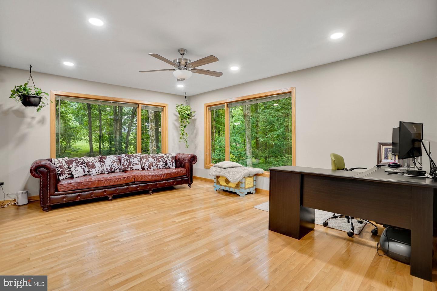 ANGELICA WOODS - Residential