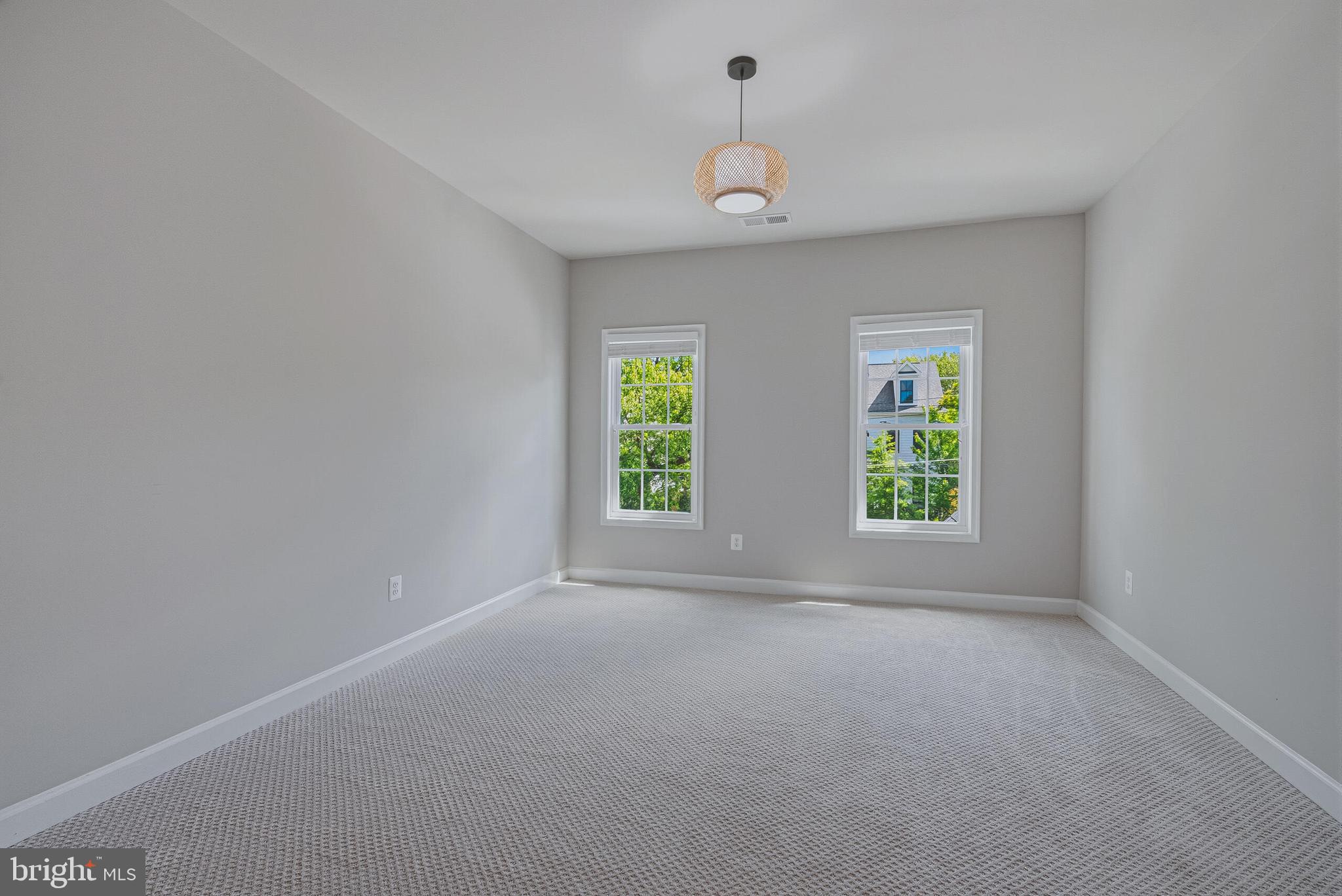 HILLSIDE MANOR - Residential