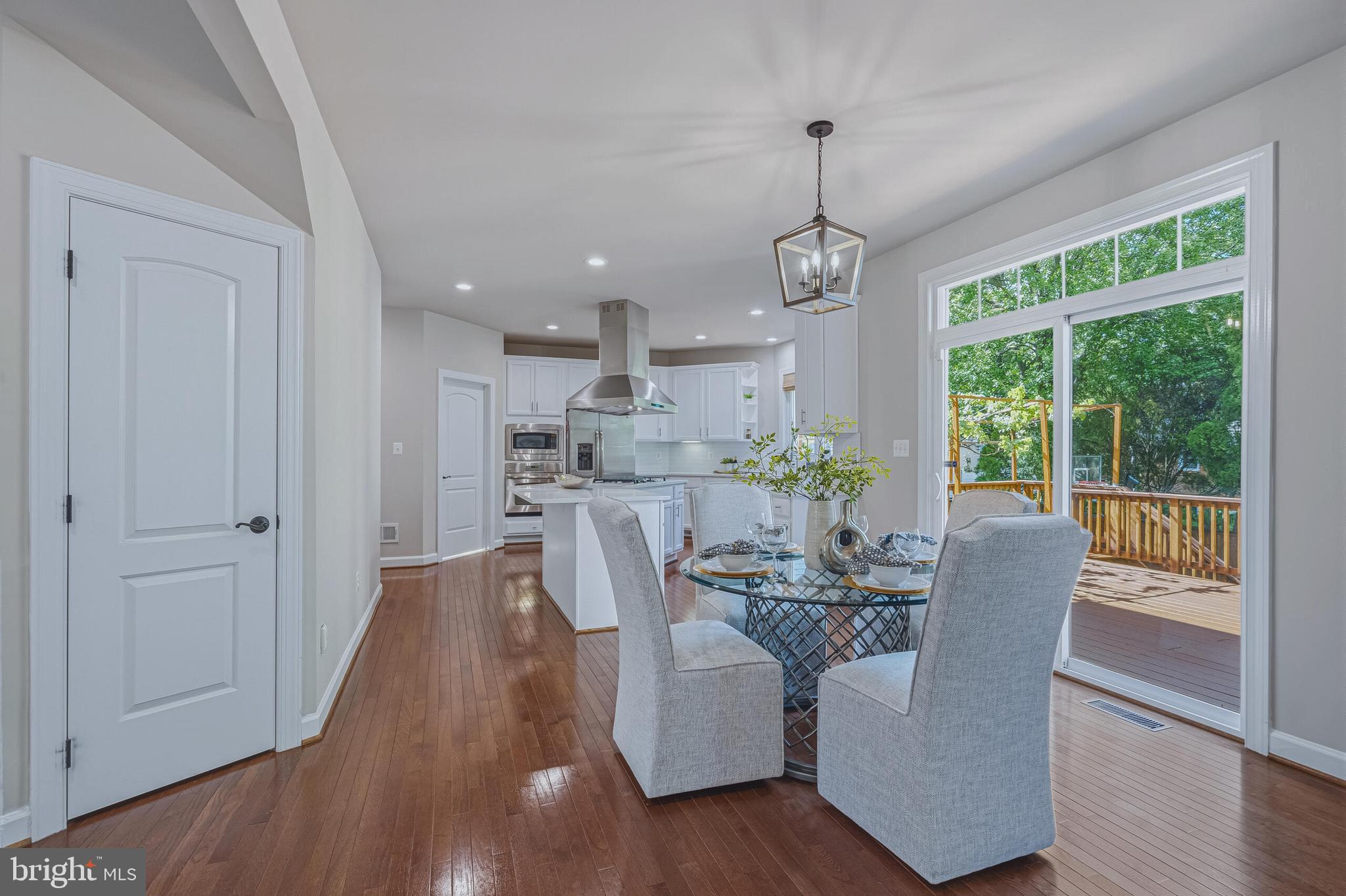 HILLSIDE MANOR - Residential
