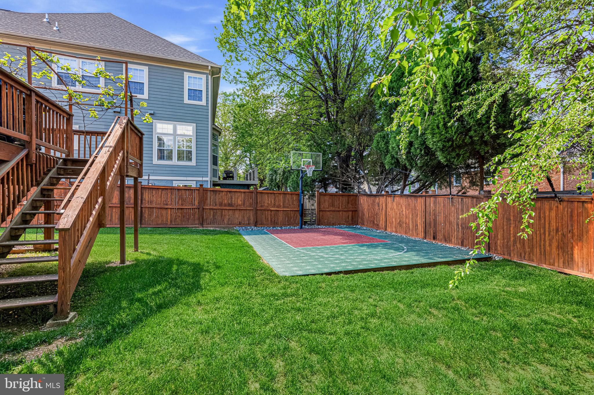 HILLSIDE MANOR - Residential