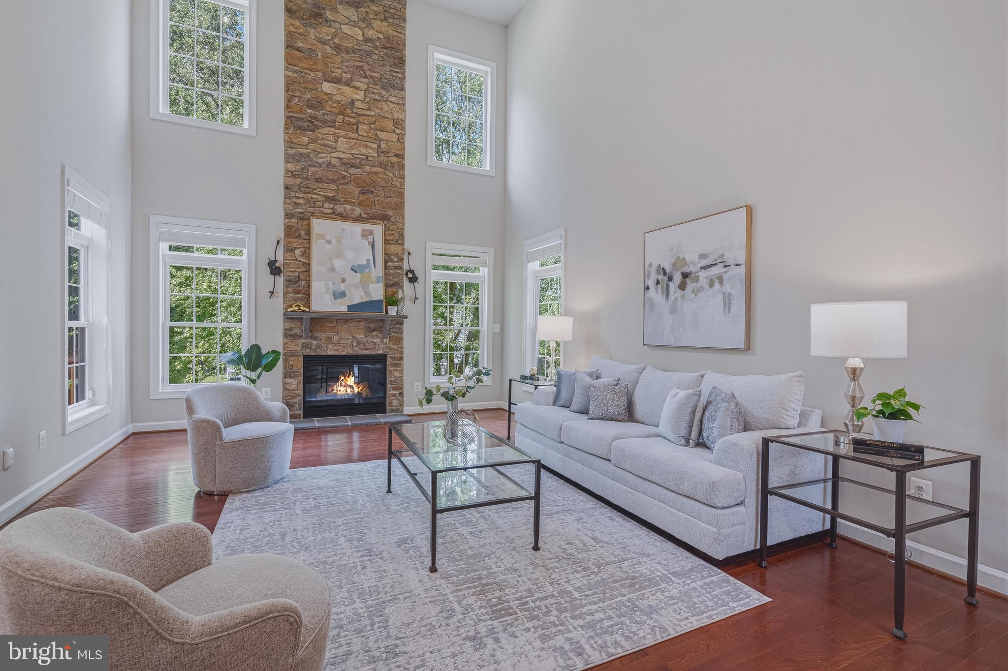 HILLSIDE MANOR - Residential