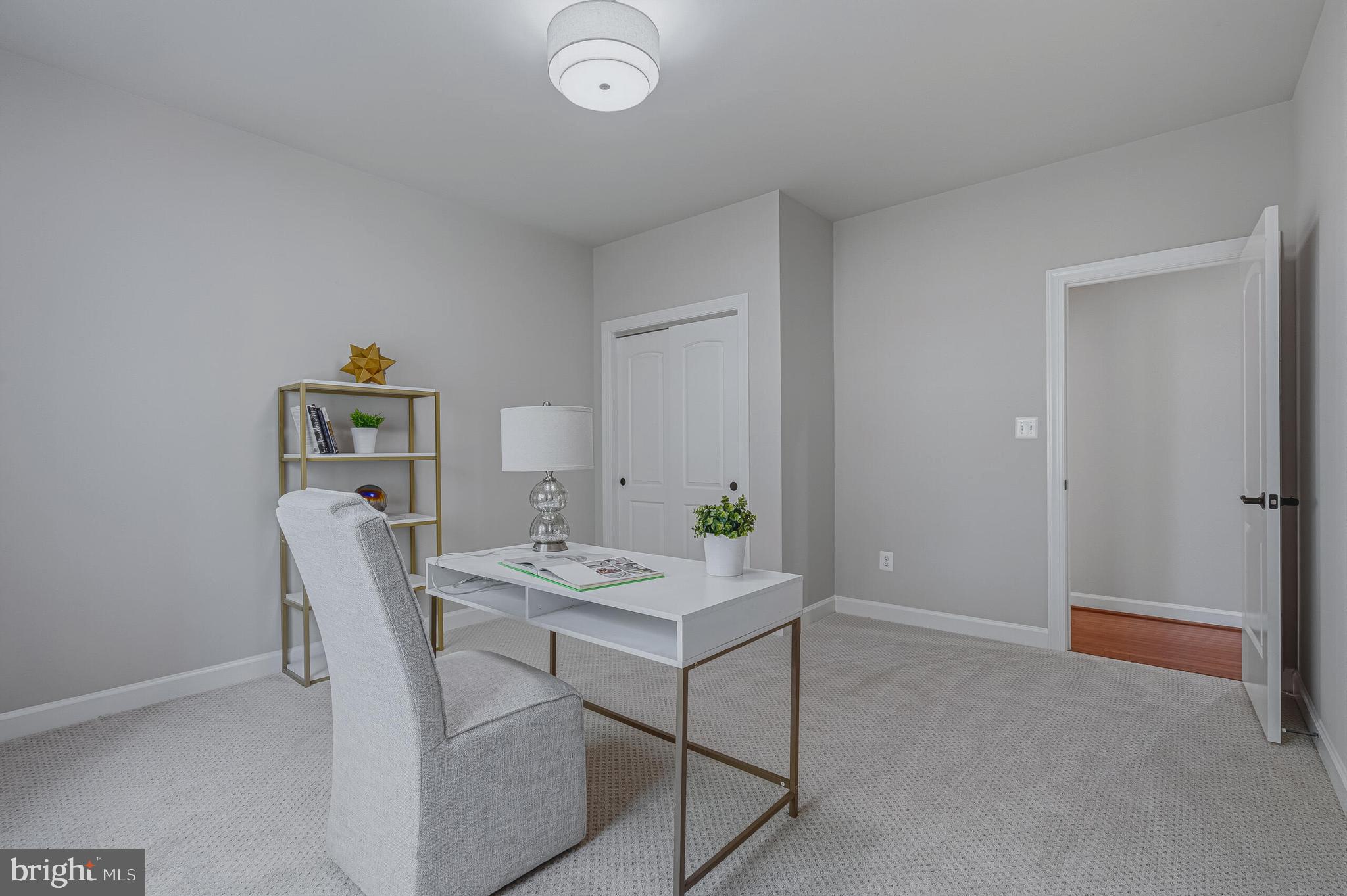 HILLSIDE MANOR - Residential