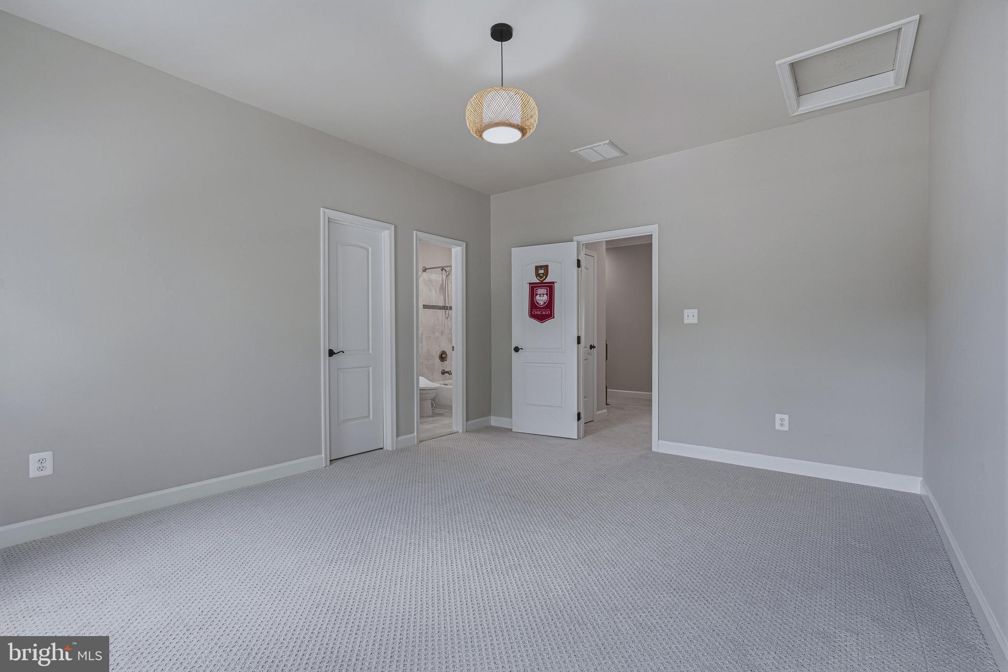 HILLSIDE MANOR - Residential