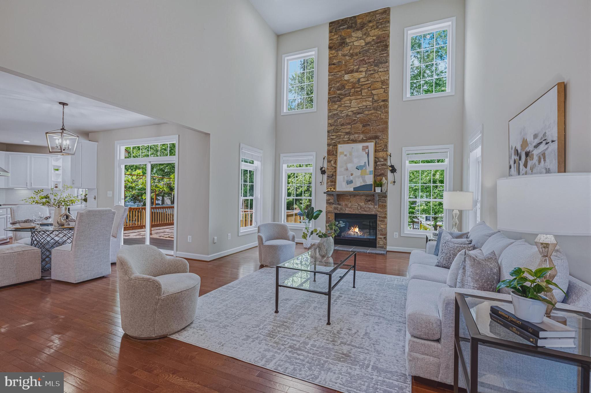 HILLSIDE MANOR - Residential