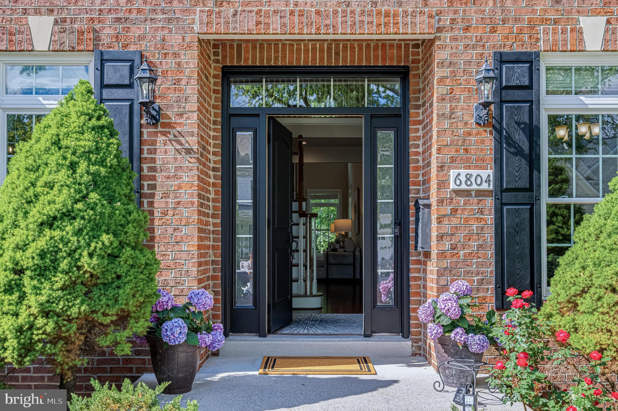 HILLSIDE MANOR - Residential