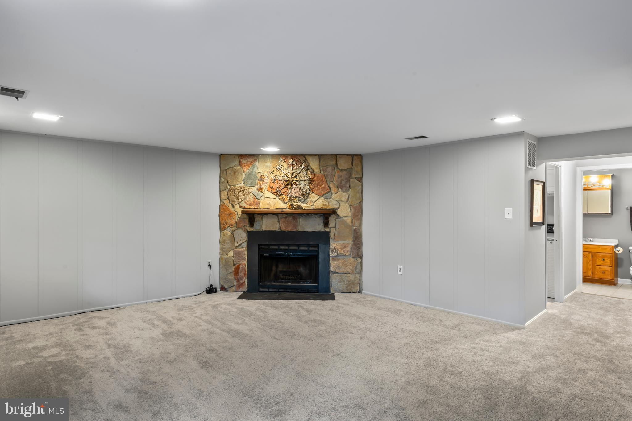 CROWNLEIGH - Residential