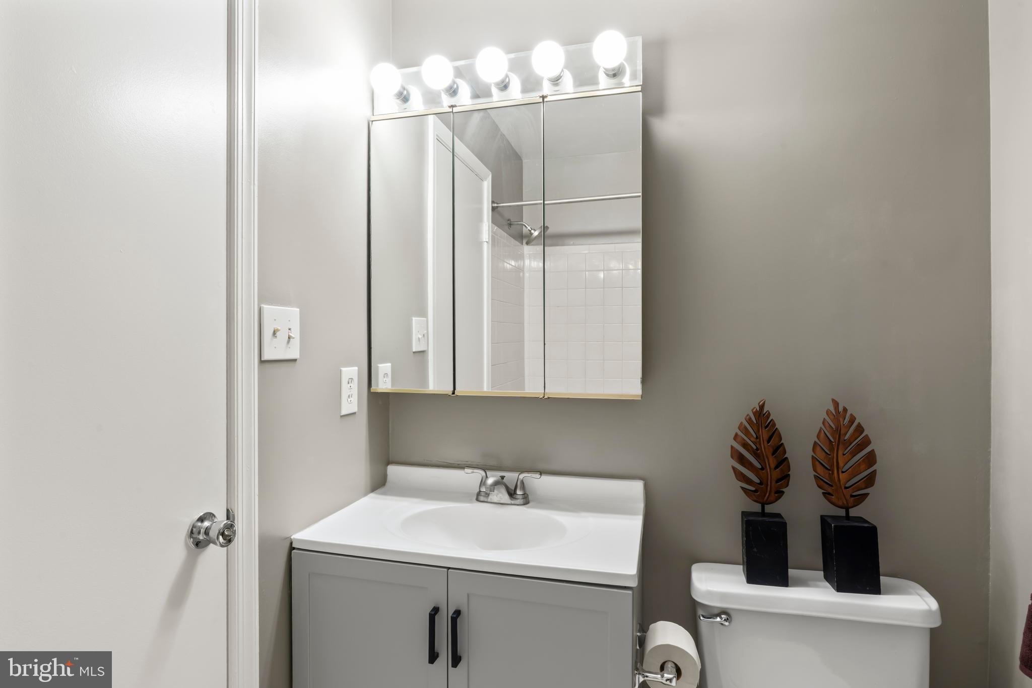 CROWNLEIGH - Residential