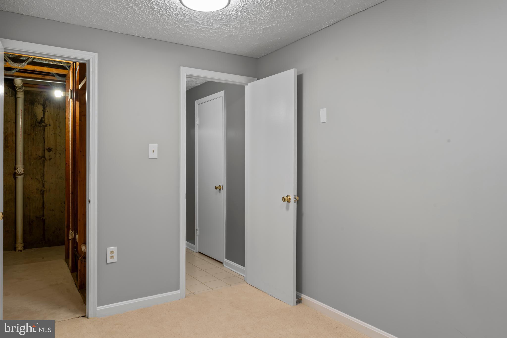 CROWNLEIGH - Residential