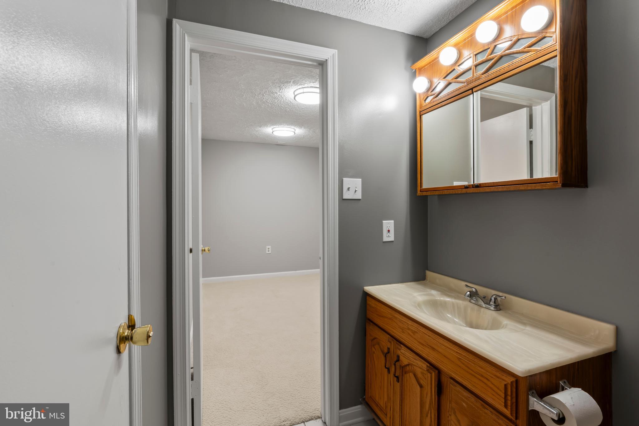 CROWNLEIGH - Residential