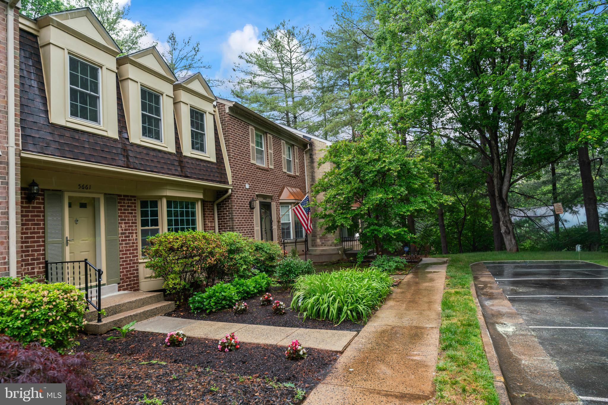 CROWNLEIGH - Residential