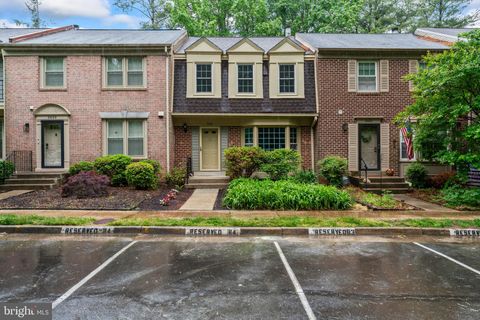 5661 CHELMSFORD COURT BURKE VA 22015