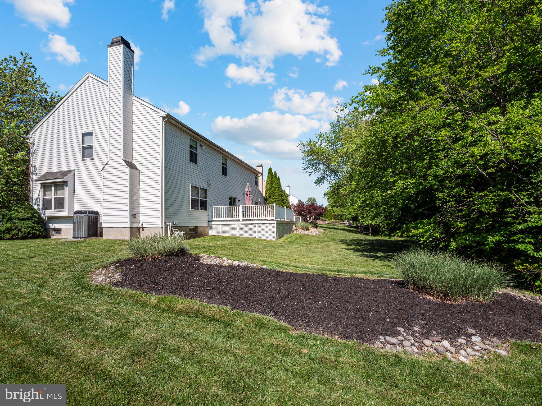 137 BUTTERCUP BOULEVARD