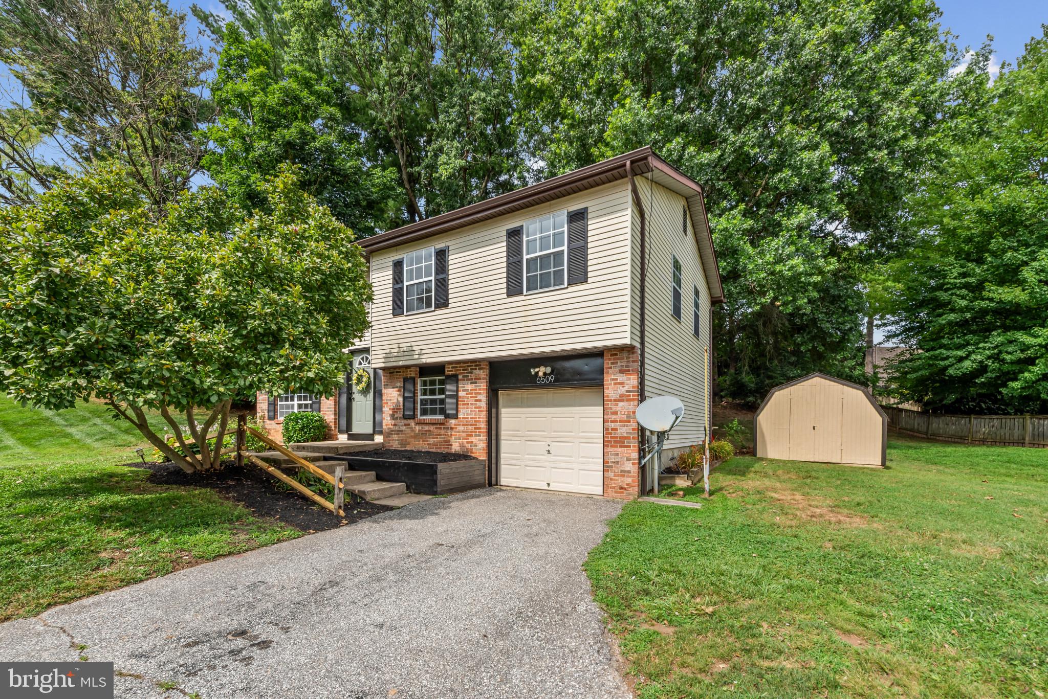 6509 W HEMLOCK DRIVE