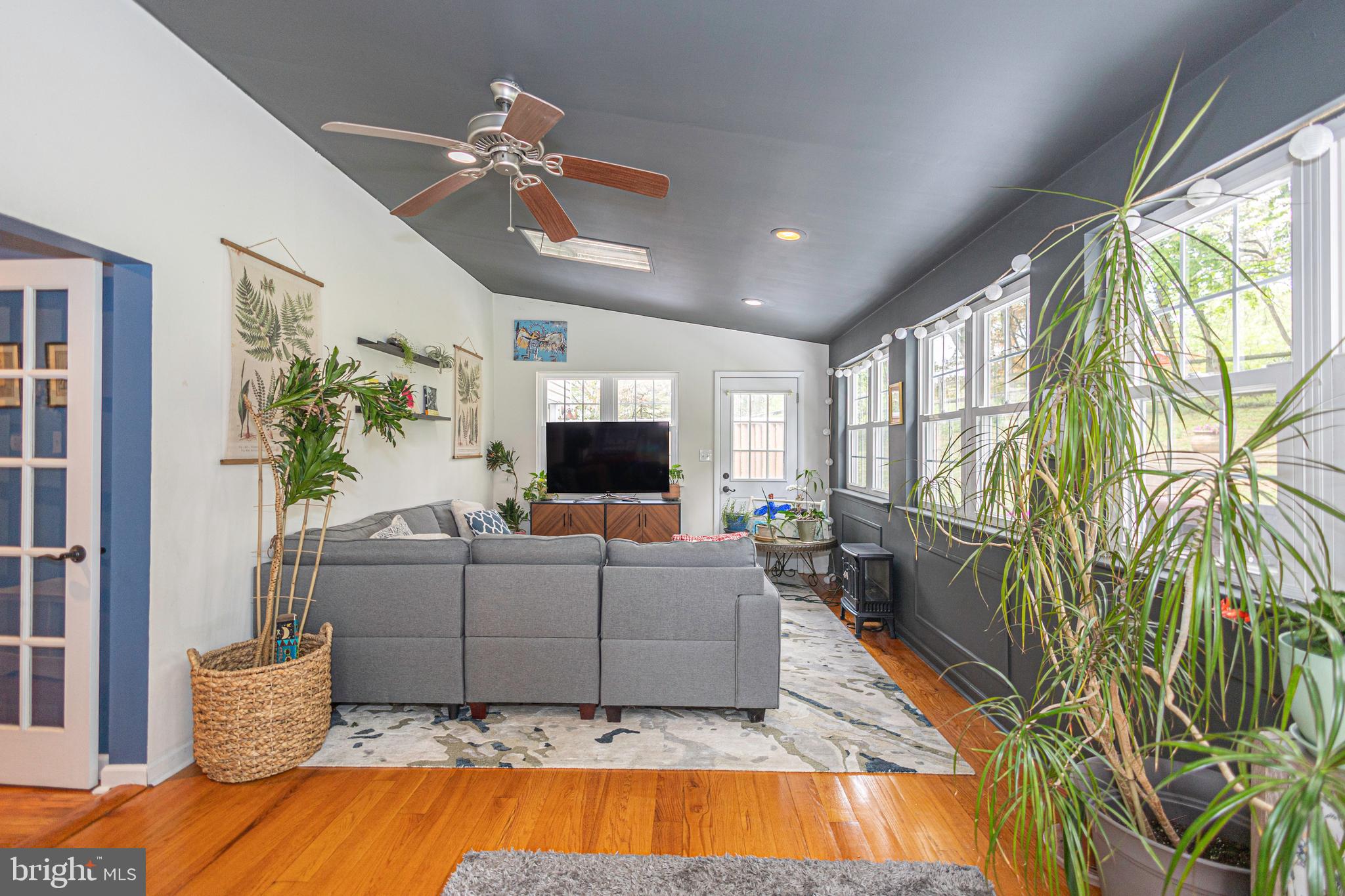 PEBBLE HILL - Residential