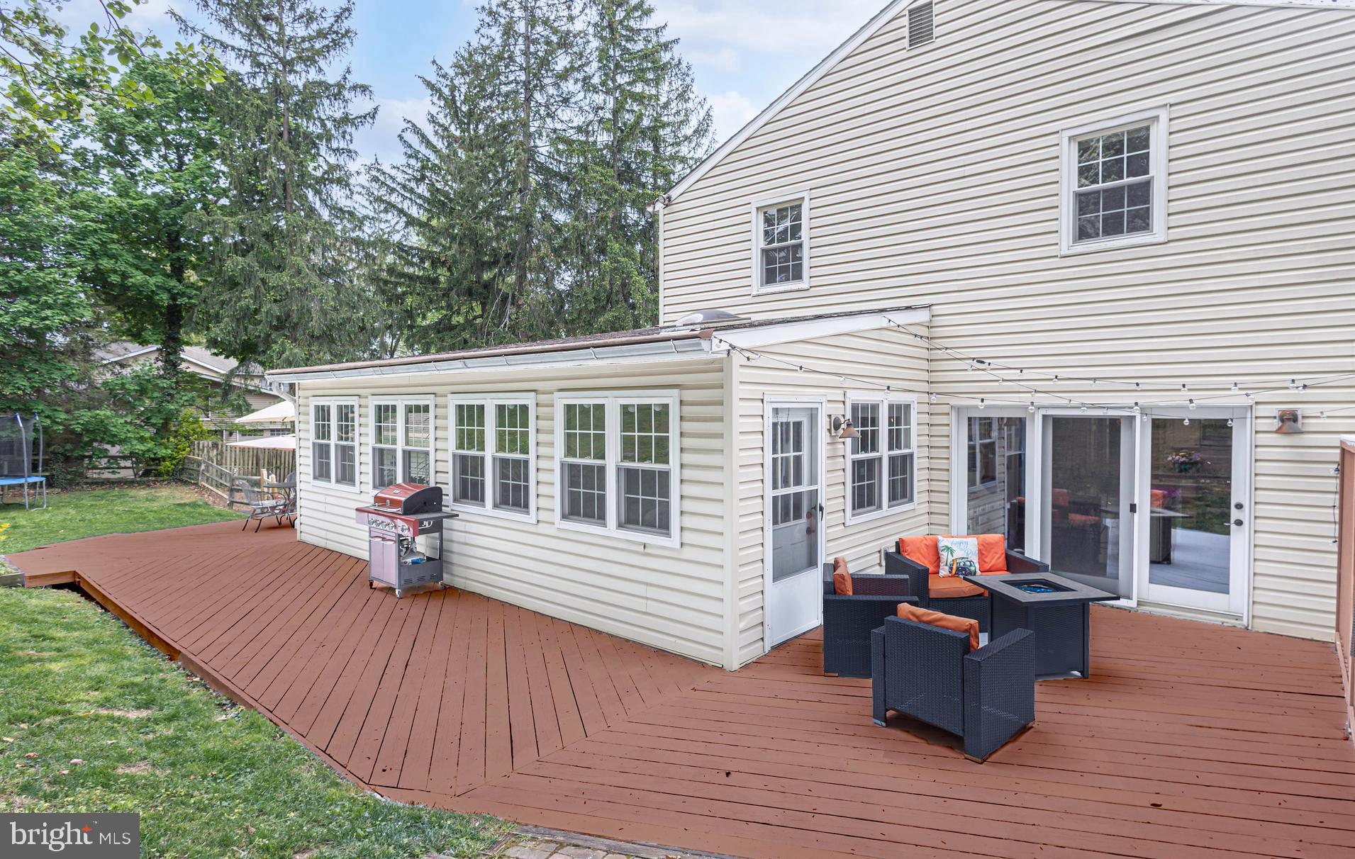 PEBBLE HILL - Residential
