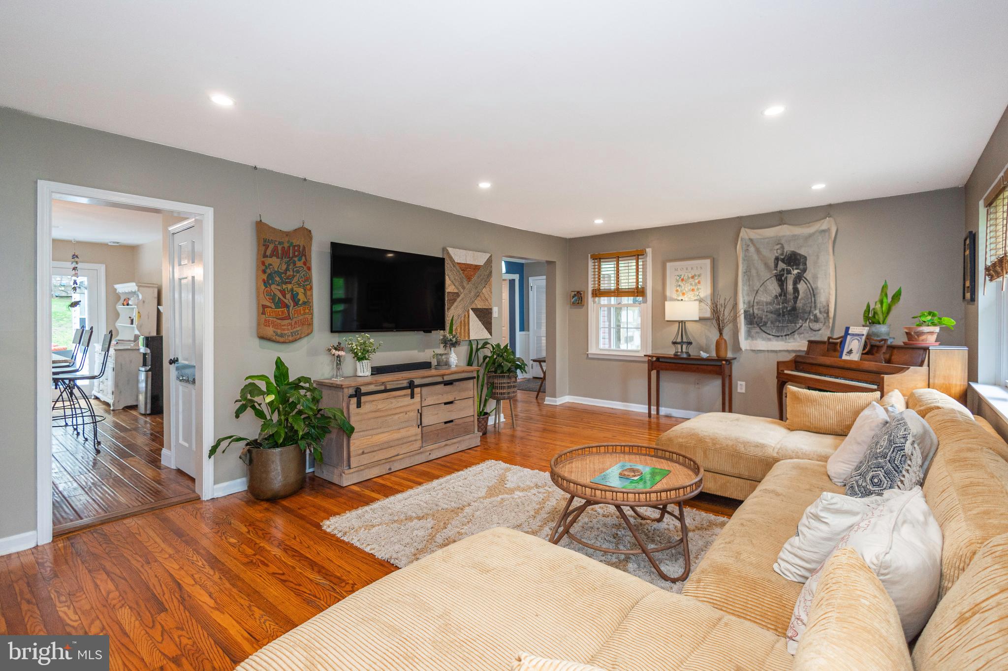 PEBBLE HILL - Residential