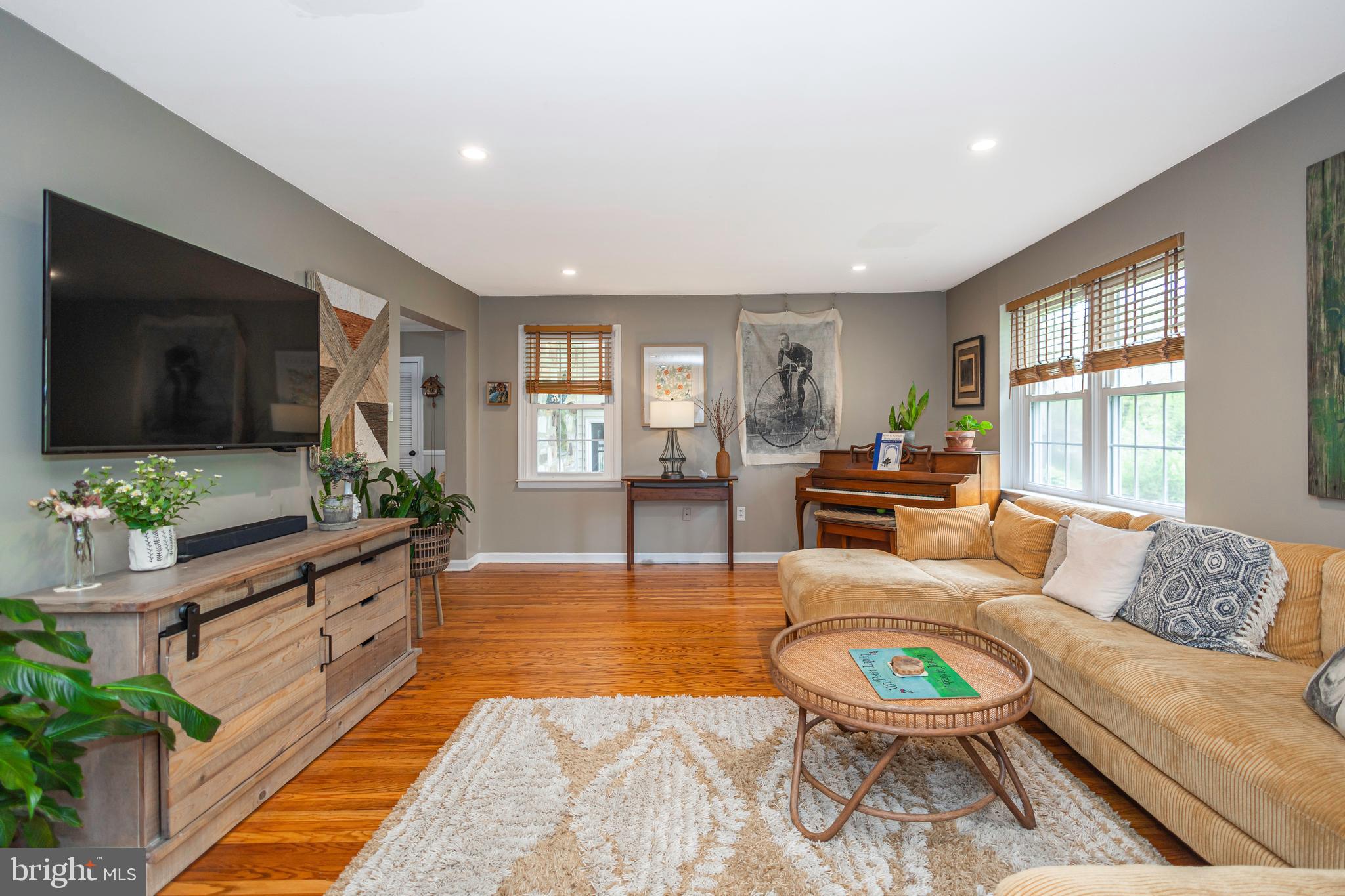 PEBBLE HILL - Residential